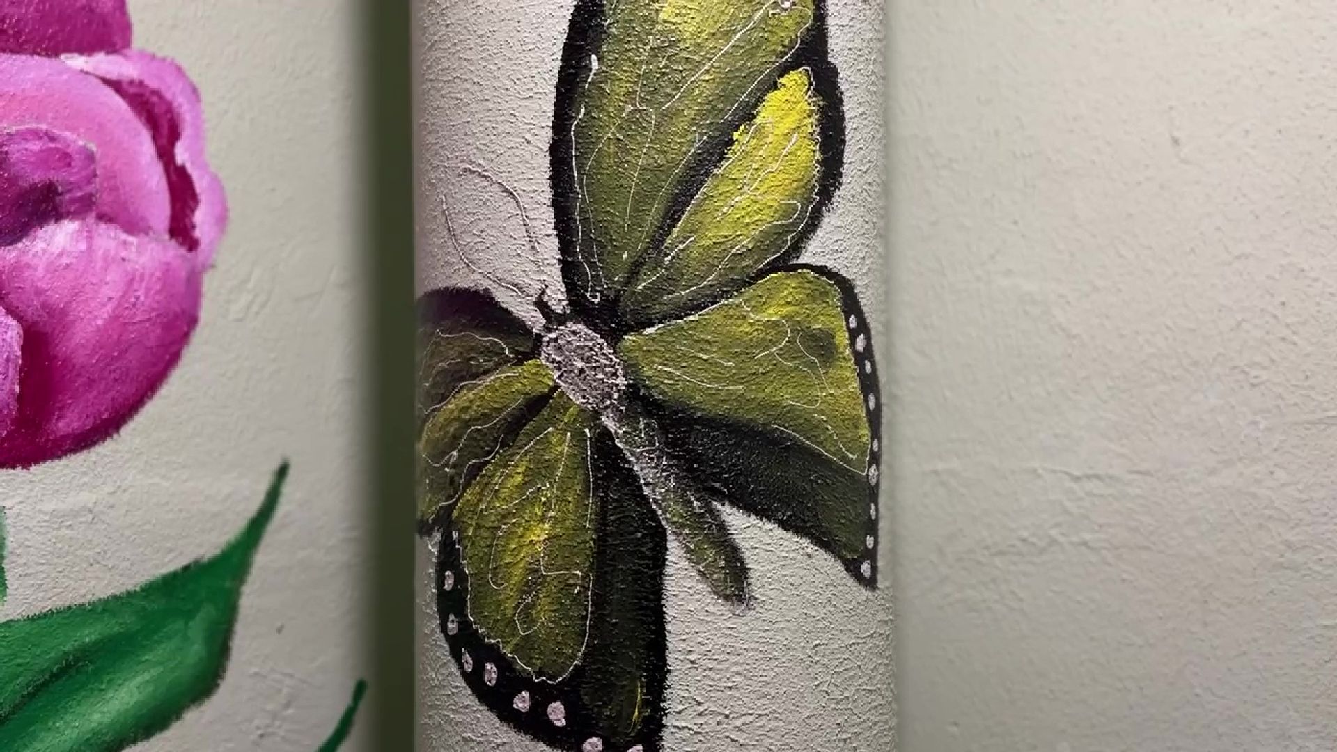 Реутов, подъезд, стены, рисунки, звери, цветы,