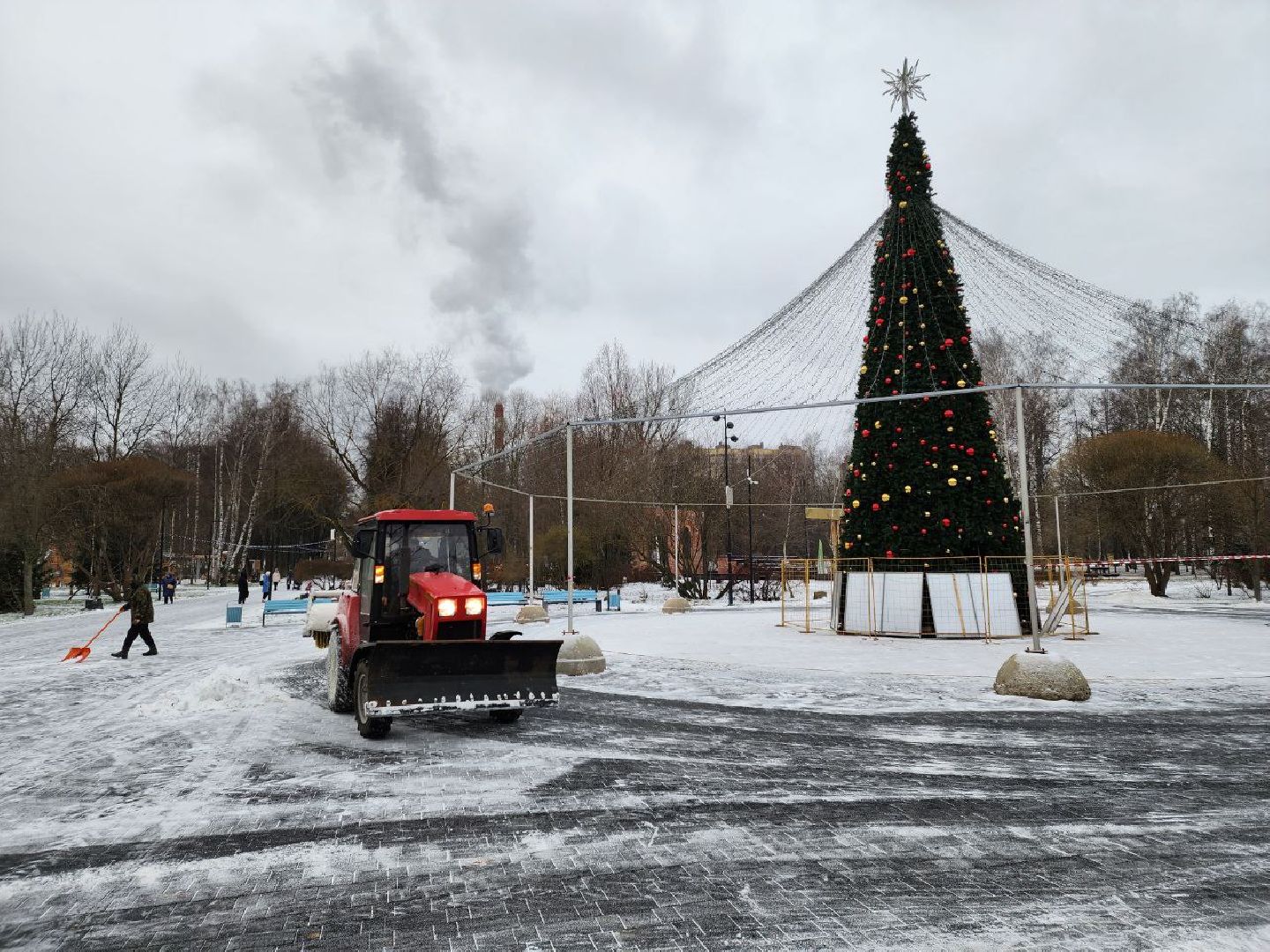 мытищи, парк мира, новый год, ёлка, Илья Авербух, каток,
