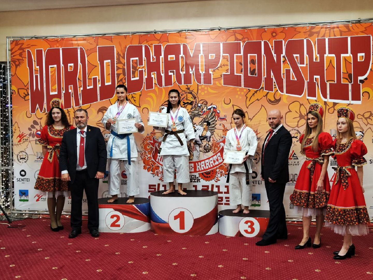 карате, Первенство мира, тренировки, черный пояс, мастер спорта,