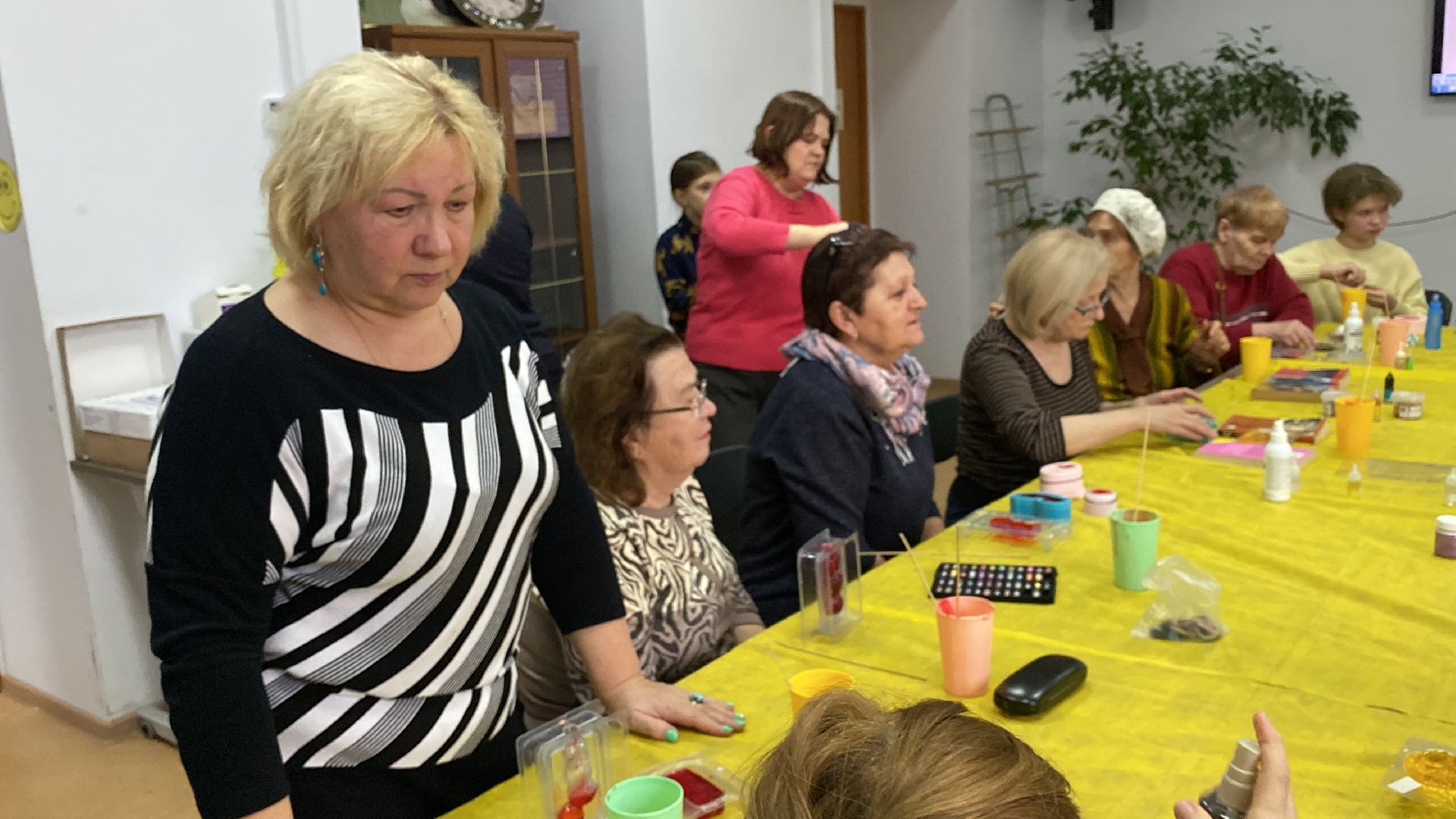 волоколамск, библиотека, активное долголетие, активноедолголетие, пенсионеры, мыловарение, творческий коллектив, творчество,