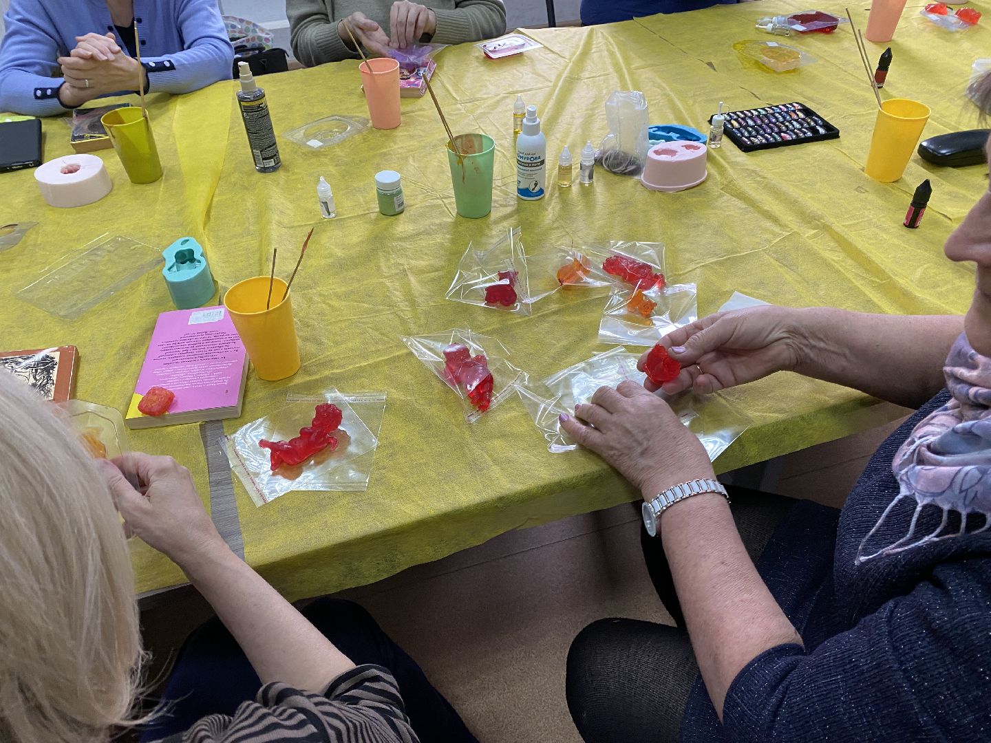 волоколамск, библиотека, активное долголетие, активноедолголетие, пенсионеры, мыловарение, творческий коллектив, творчество,