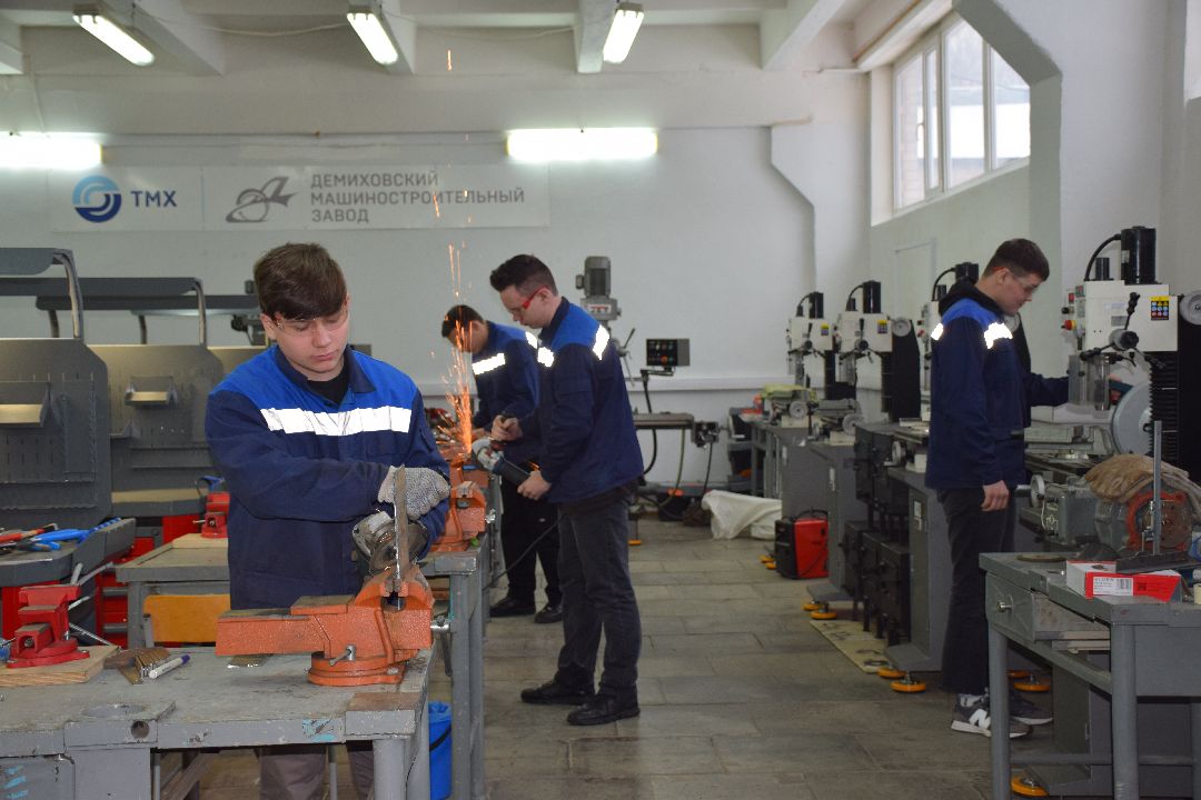 Павловский Посад, общество