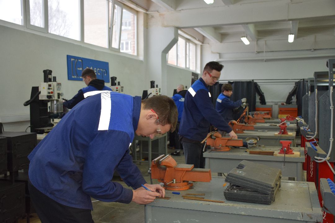 Павловский Посад, общество