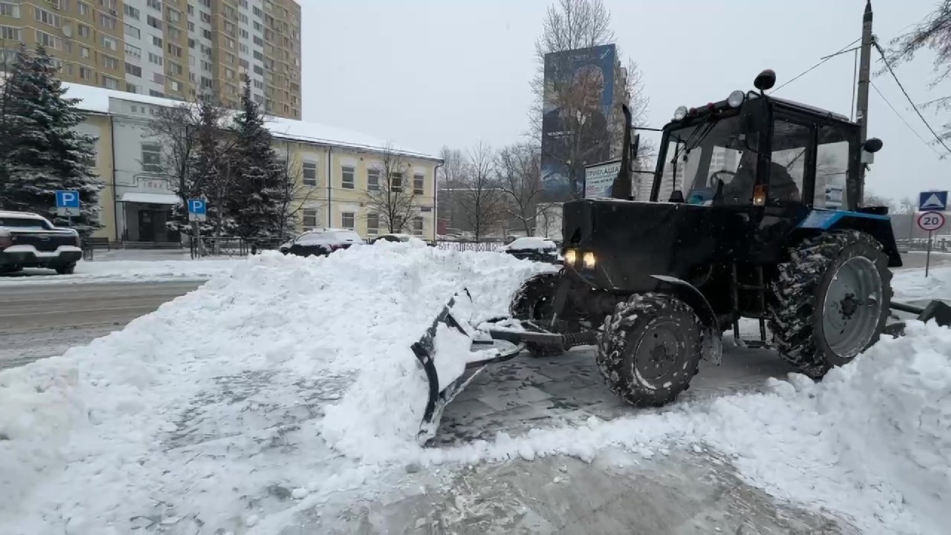 Реутов, ЖКХ, снегуборка, трактор, дворники, техника,