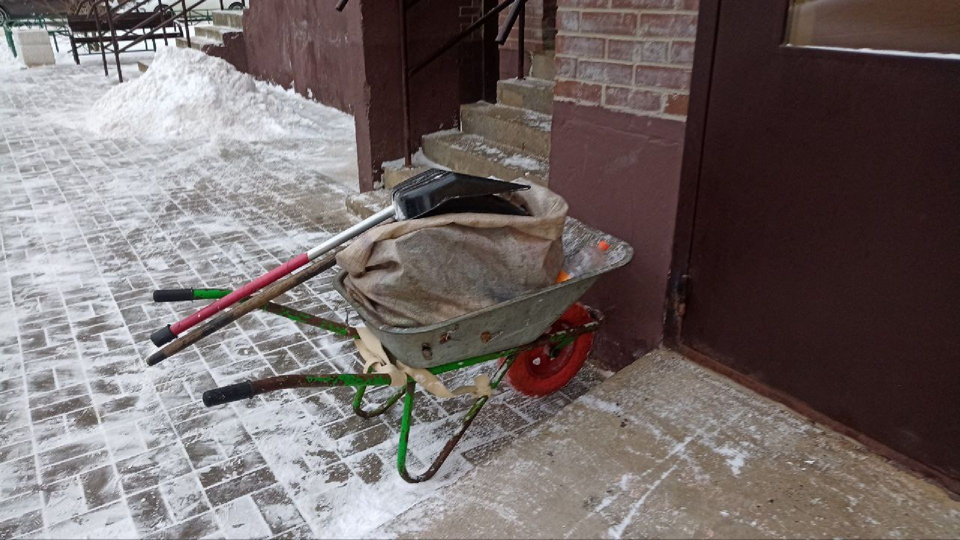 Реутов, ЖКХ, снегуборка, трактор, дворники, техника,