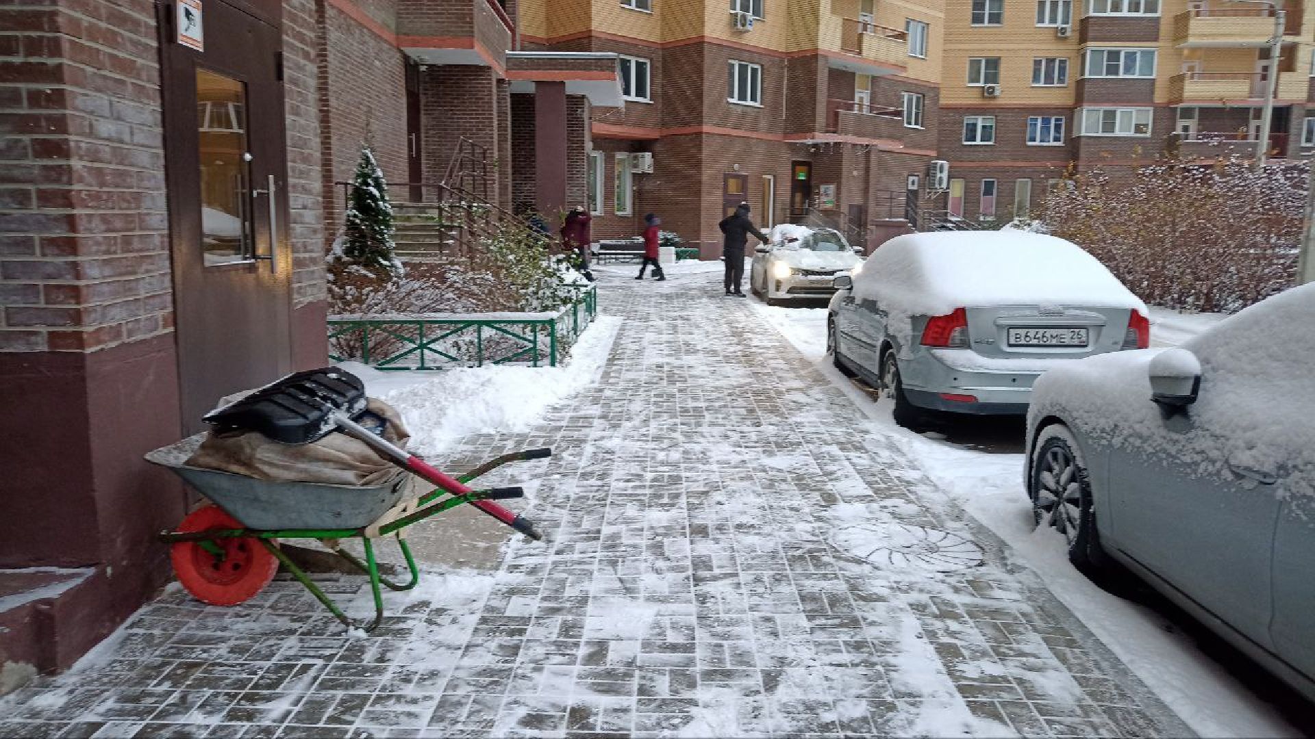 Реутов, ЖКХ, снегуборка, трактор, дворники, техника,