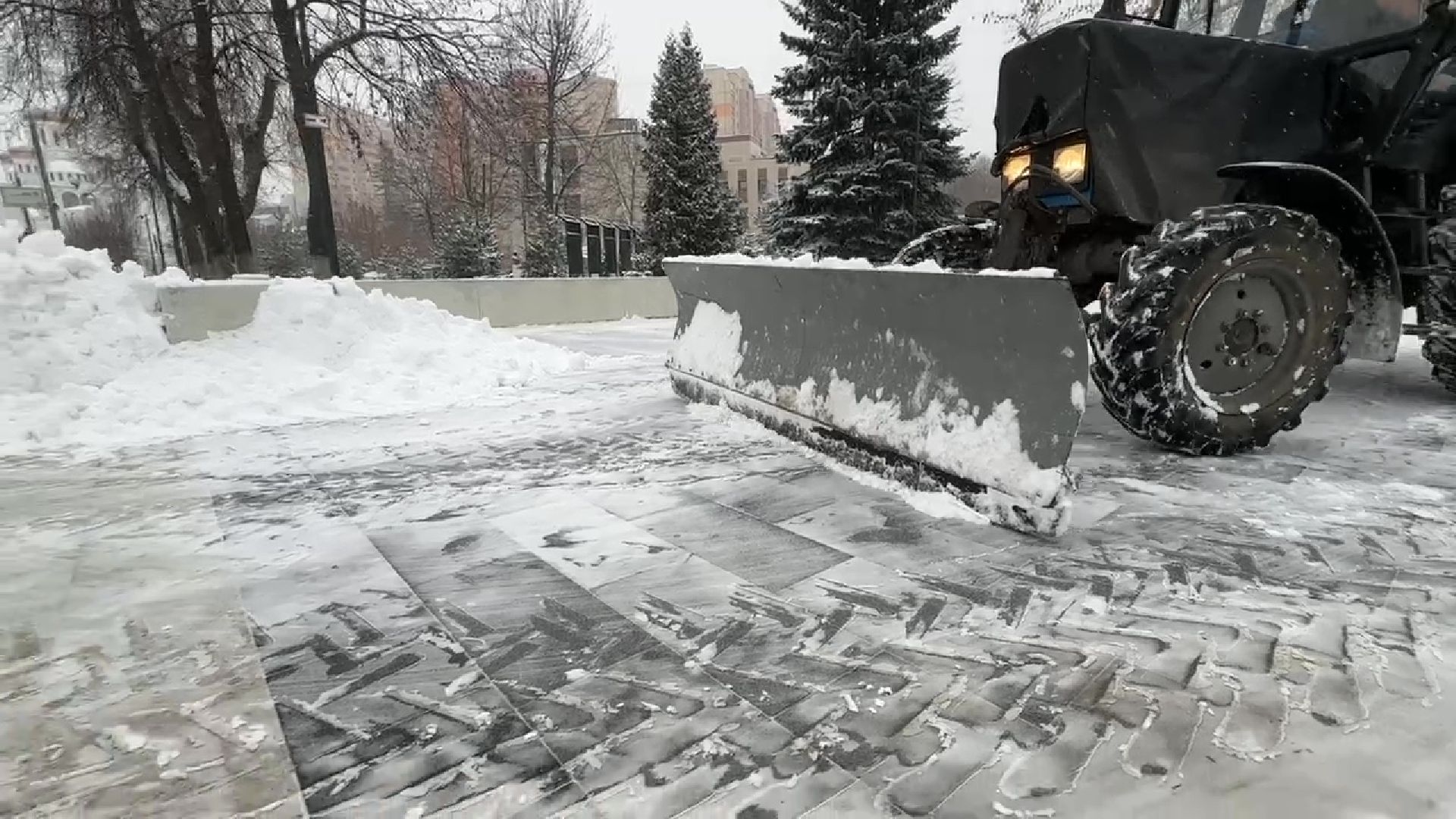 Реутов, ЖКХ, снегуборка, трактор, дворники, техника,