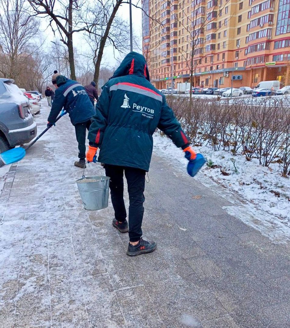 Реутов, ЖКХ, снегуборка, трактор, дворники, техника,