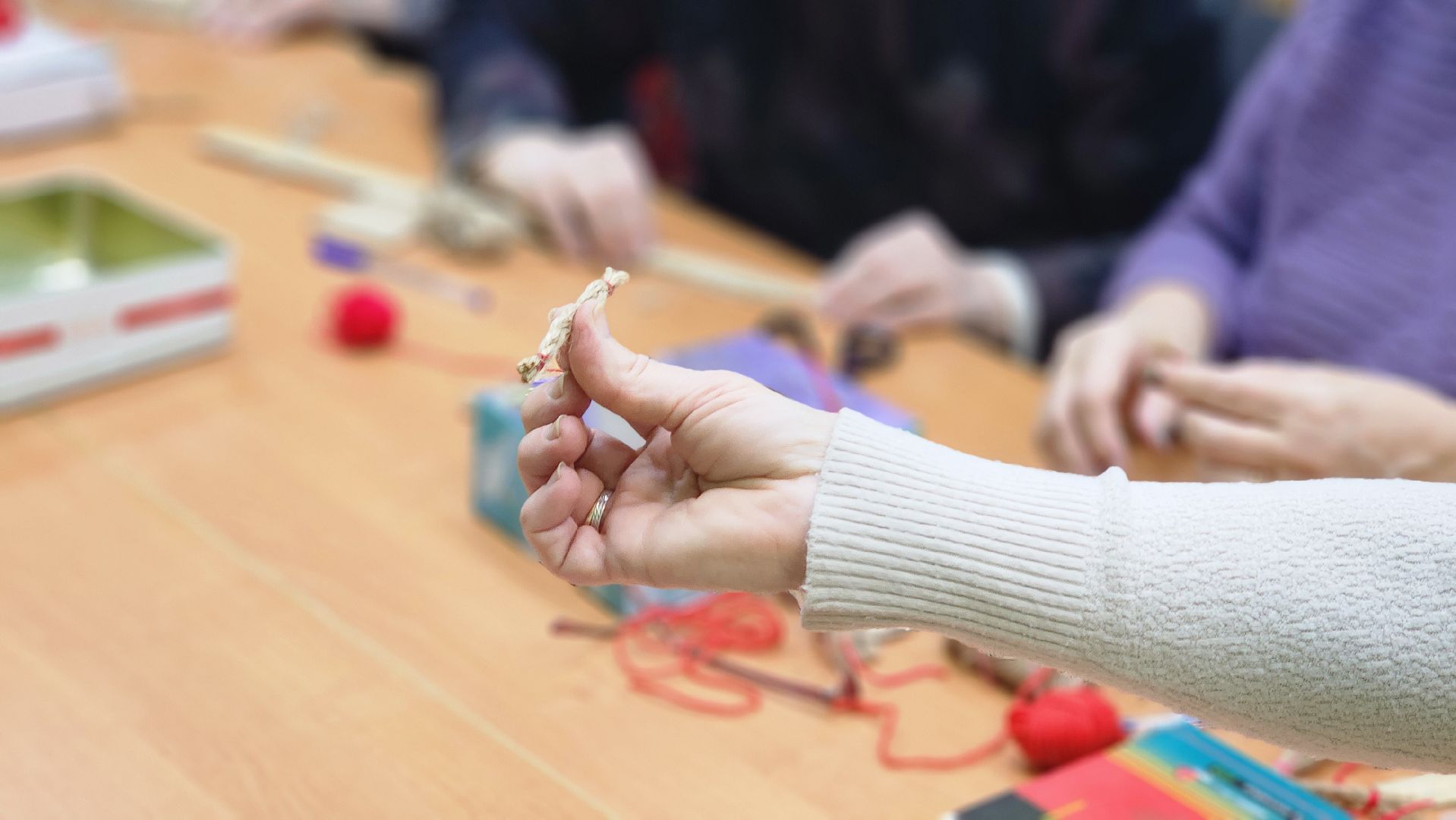 активное долголетие, рукоделие, долголеты, обереги для военнослужащих, протвино, центральная библиотека,