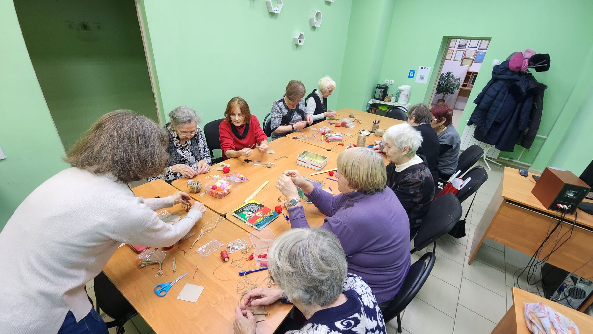 активное долголетие, рукоделие, долголеты, обереги для военнослужащих, протвино, центральная библиотека,