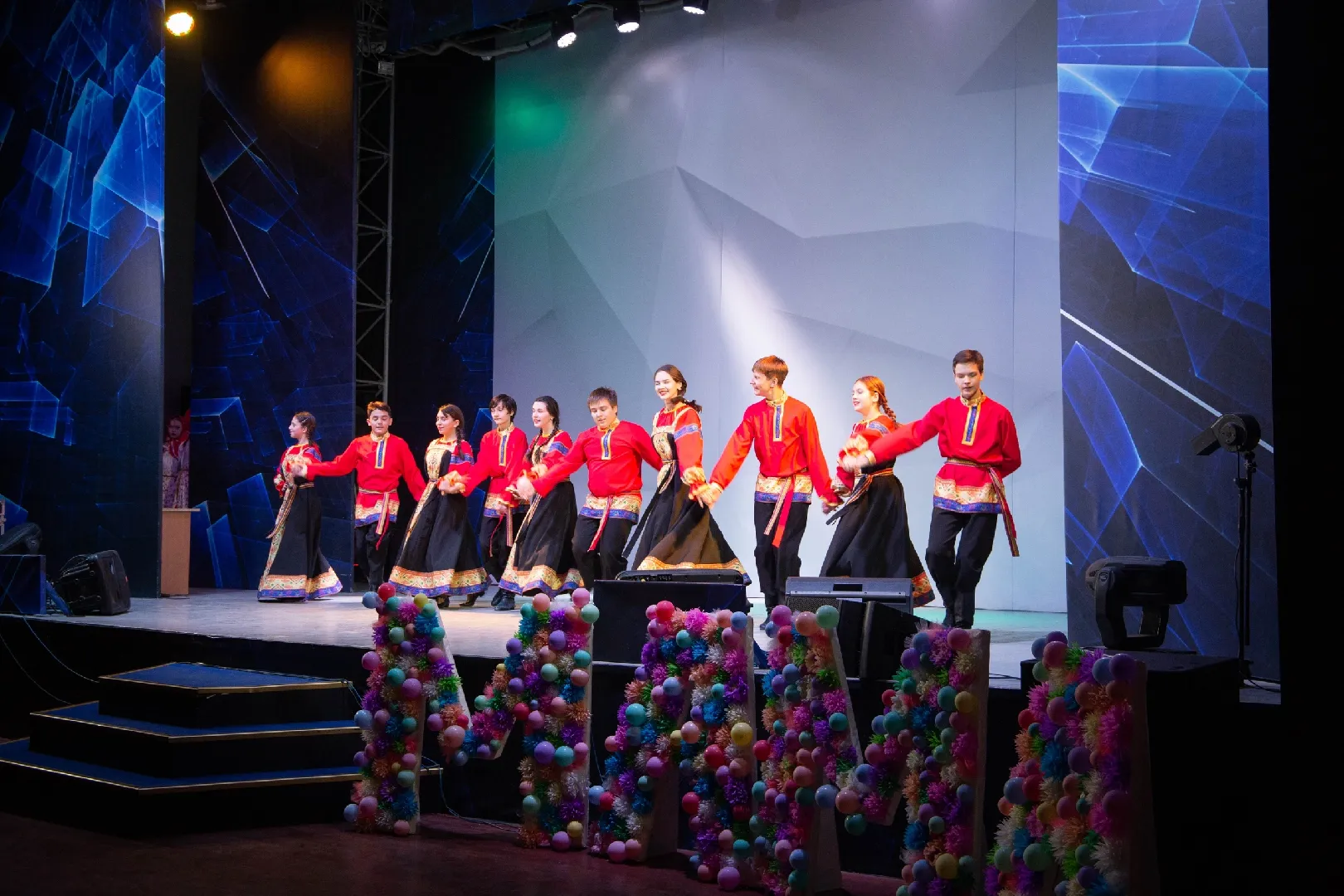 домодедово, подмоксовье, день матери, подарки маме, подарок маме, церемония награждения, творческие коллективы, праздничный концерт, поздравления мамам, семья, мкц победа, цветы маме, теплые слова, слова благодарности,