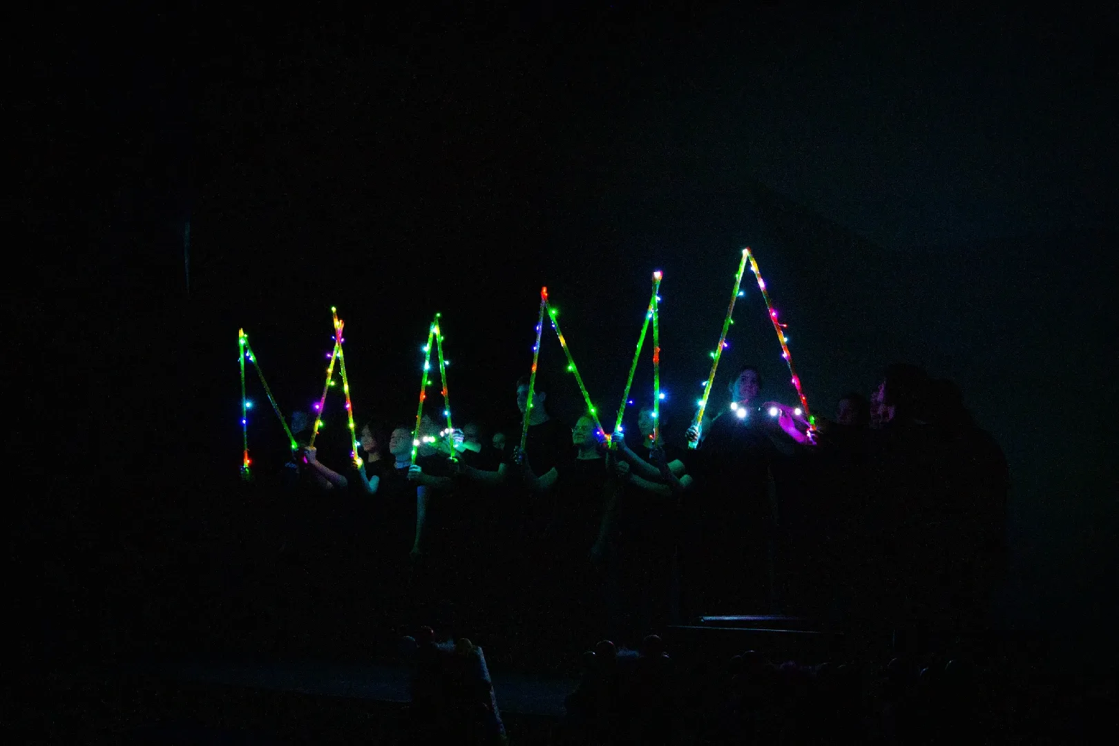 домодедово, подмоксовье, день матери, подарки маме, подарок маме, церемония награждения, творческие коллективы, праздничный концерт, поздравления мамам, семья, мкц победа, цветы маме, теплые слова, слова благодарности,