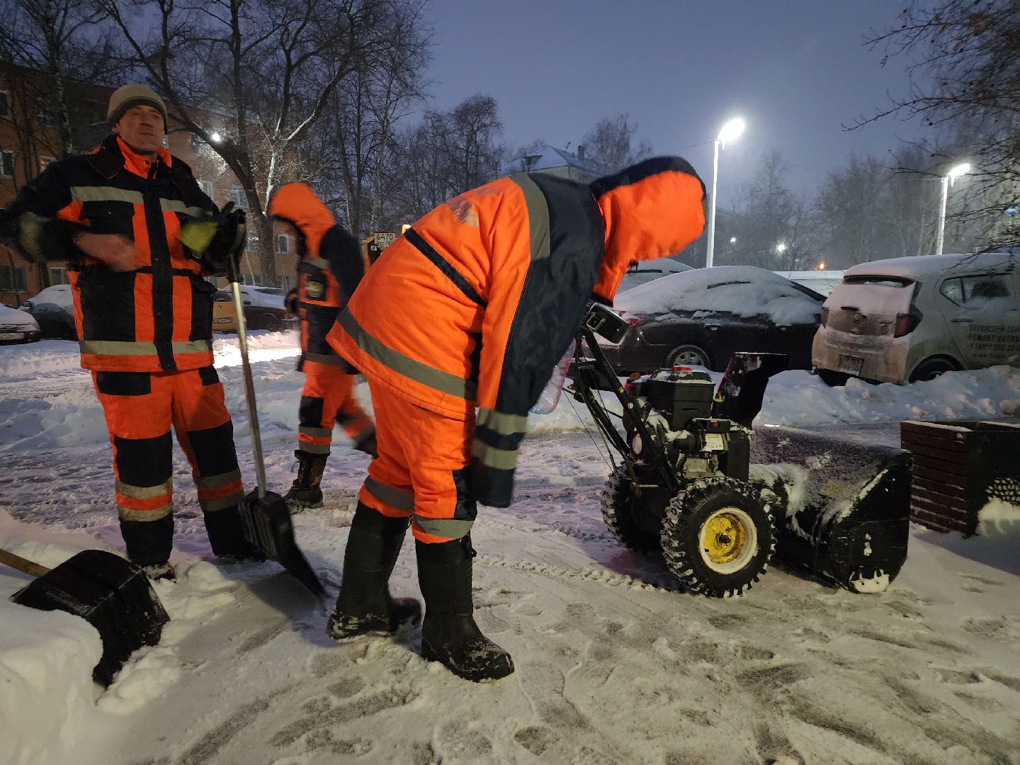 Снег, уборка снега, ликвидация последствий непогоды, Дедовск,