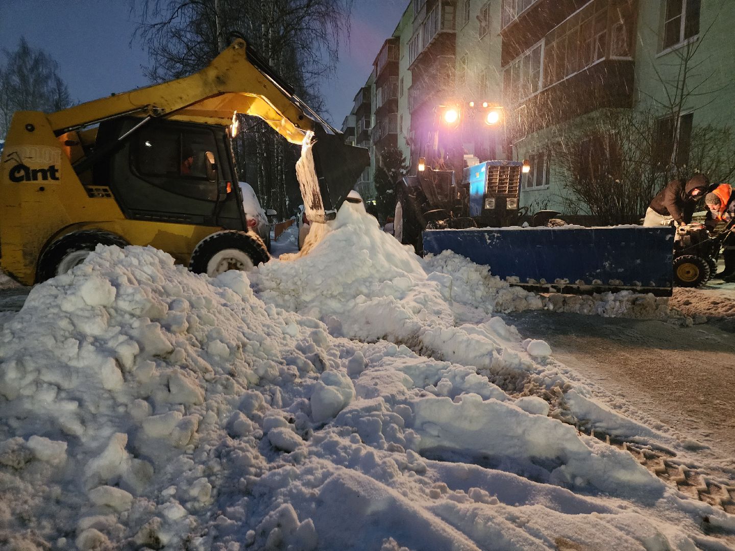 Снег, уборка снега, ликвидация последствий непогоды, Дедовск,