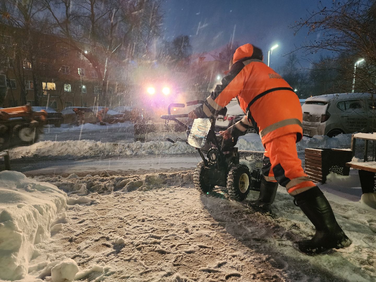 Снег, уборка снега, ликвидация последствий непогоды, Дедовск,