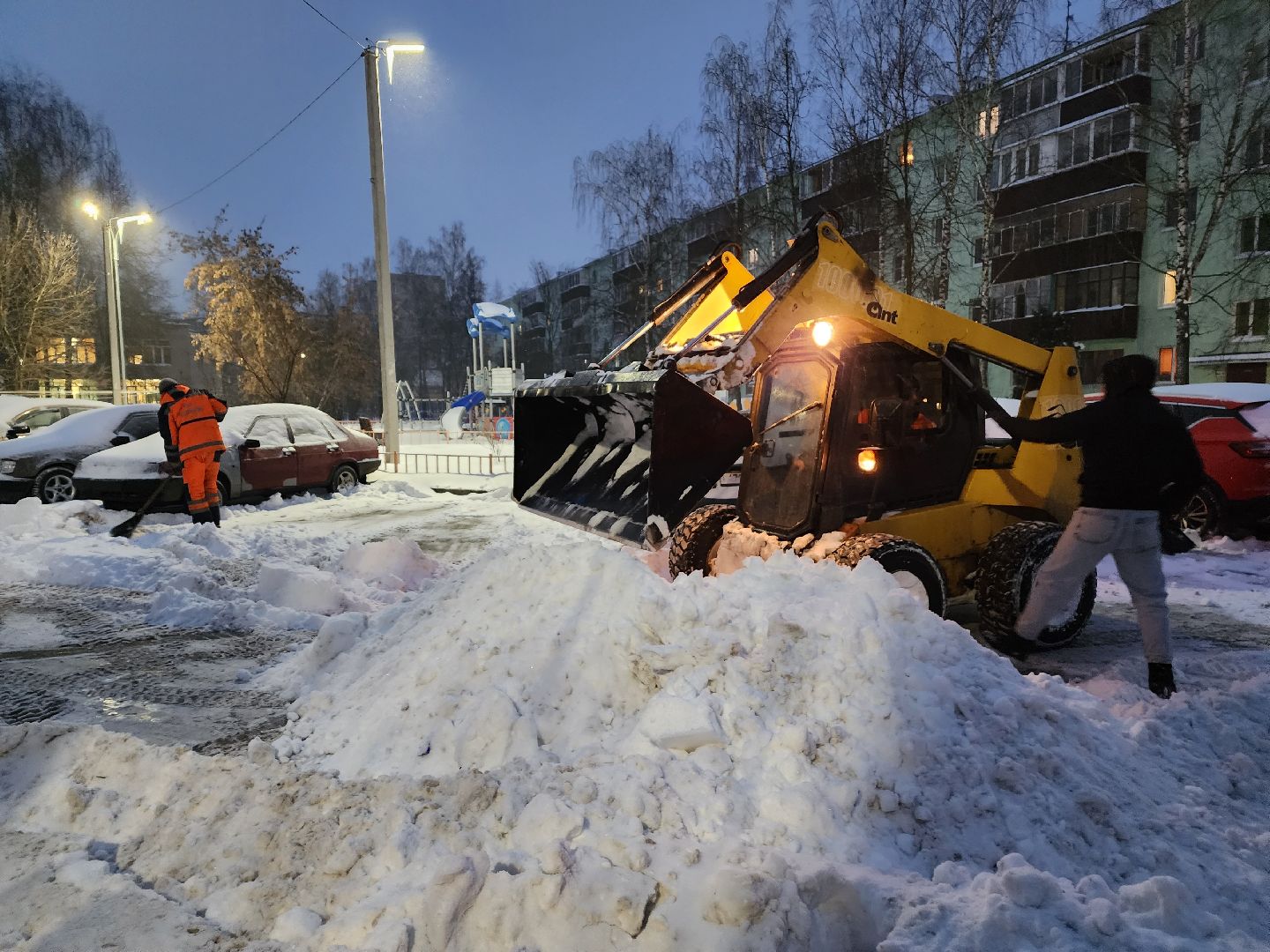Снег, уборка снега, ликвидация последствий непогоды, Дедовск,