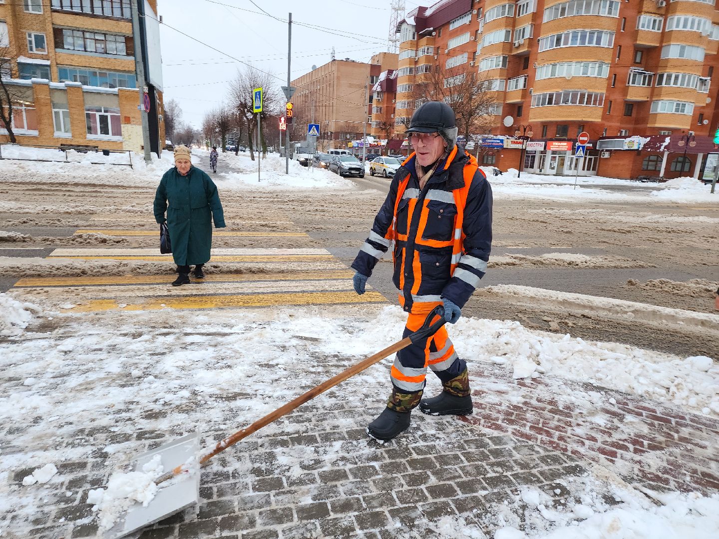 Серпухов, подмосковье, уборка снега, черная метель,
