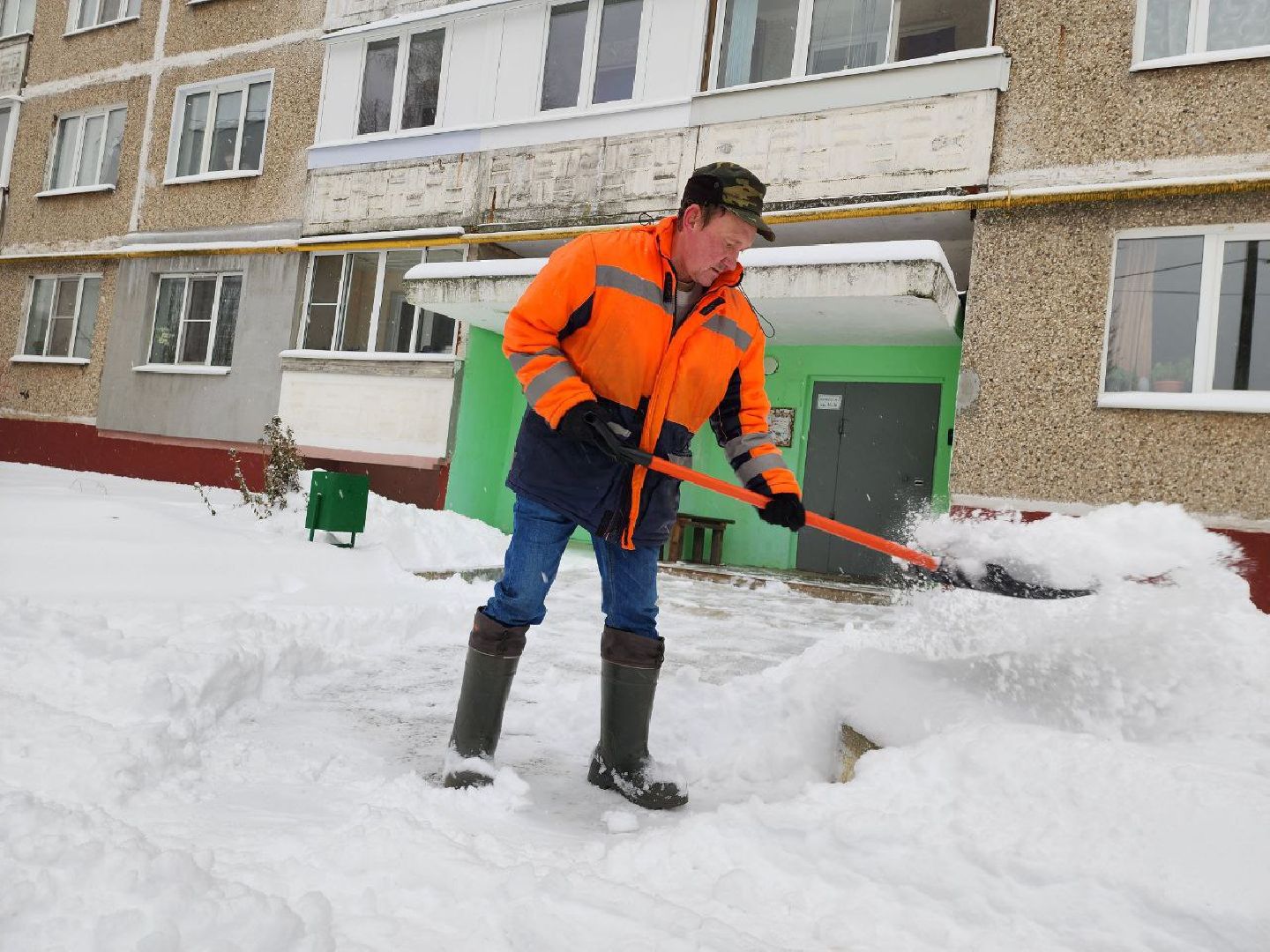 можайск, можайский городской округ, подмосковье, снегопад, последствия стихии, уборка снега, дворники, техника, глава, ЖКХ,