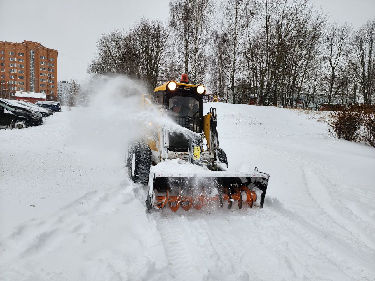 можайск, можайский городской округ, подмосковье, снегопад, последствия стихии, уборка снега, дворники, техника, глава, ЖКХ,