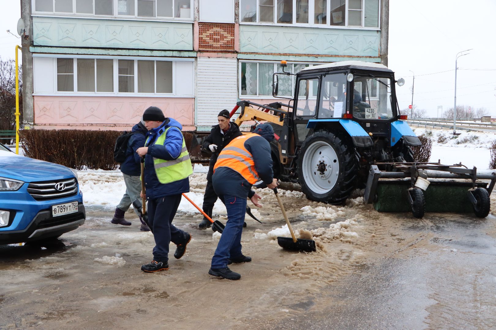 Серебряные Пруды, снегопад, дороги, дворовые территории,