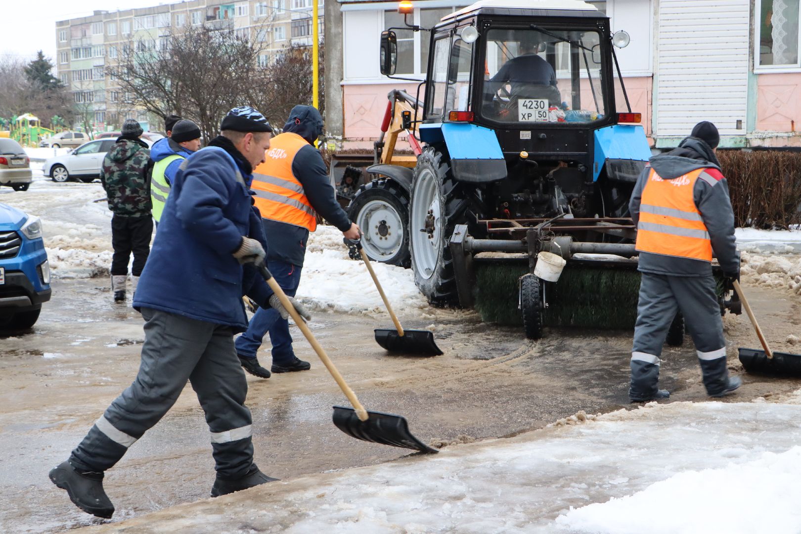 Серебряные Пруды, снегопад, дороги, дворовые территории,