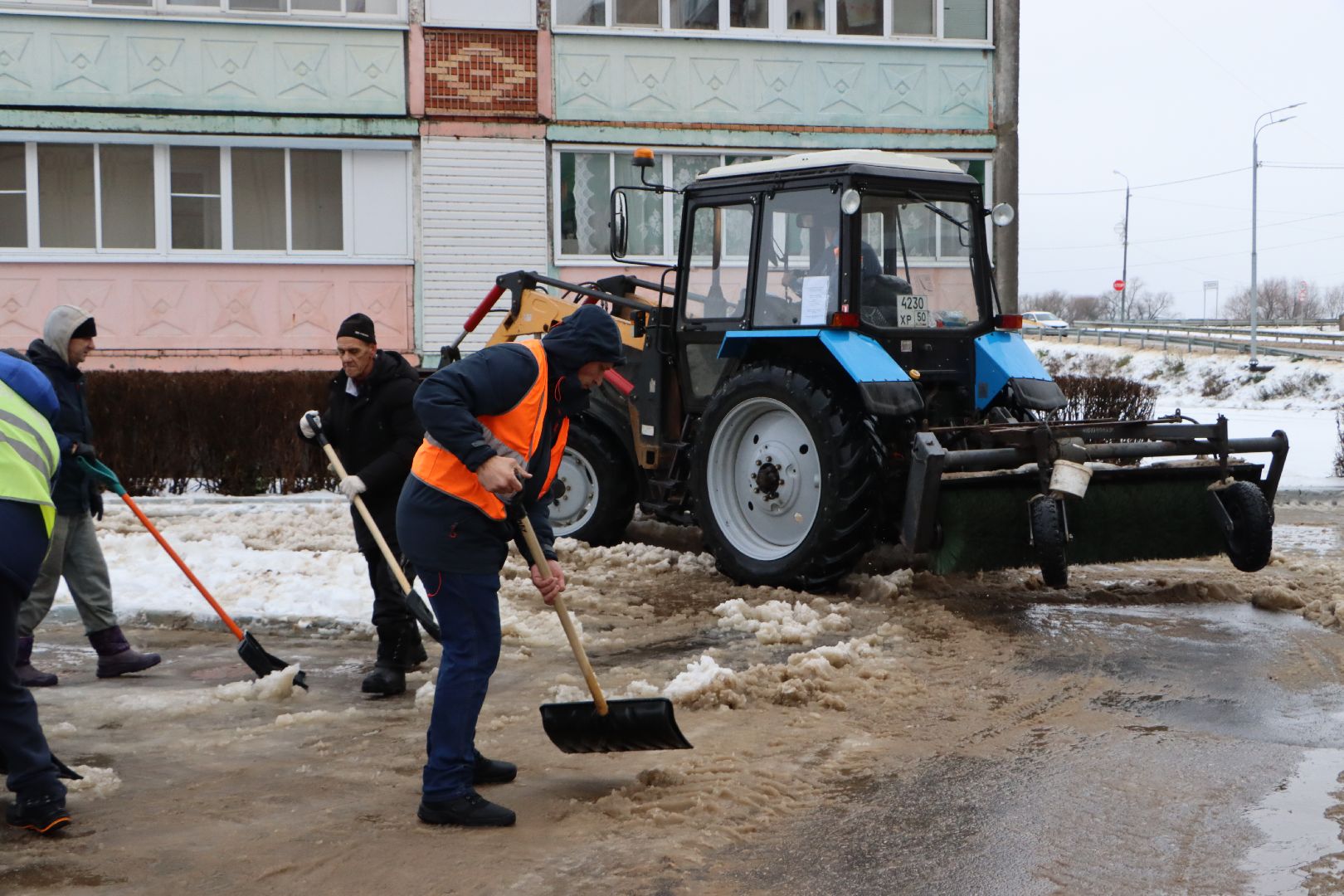 Серебряные Пруды, снегопад, дороги, дворовые территории,
