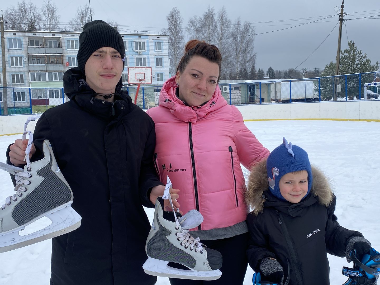 волоколамск, хоккеисты, хоккей, коньки, лед, зима в подмосковье, зимние виды спорта,