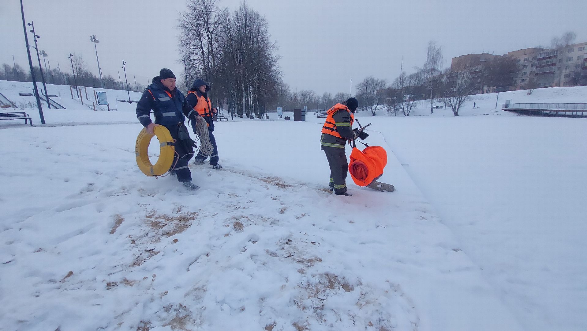 мособлпожспас, тонкий лед, спасательная часть, спасатели,