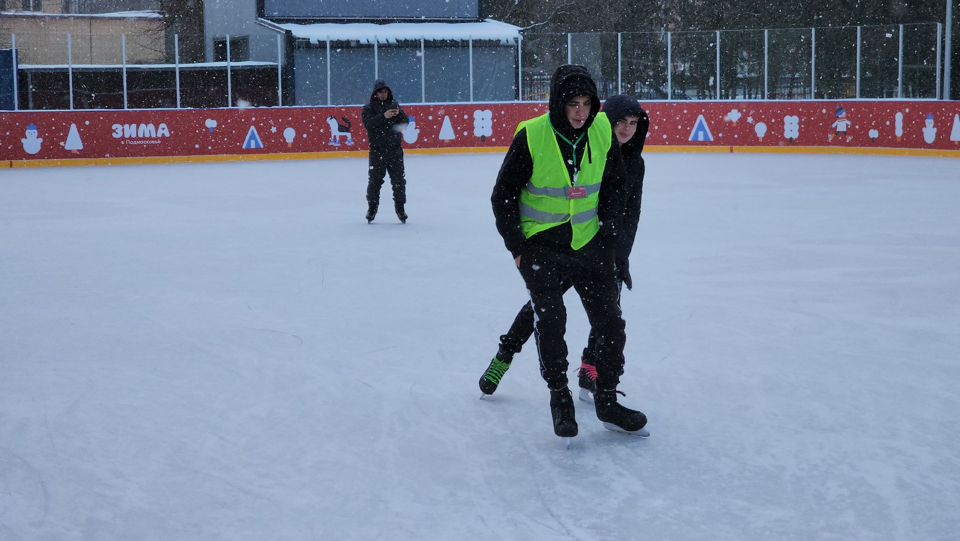 серпухов, каток, парк питомник, открытие катка, русский медведь, спортшкола,