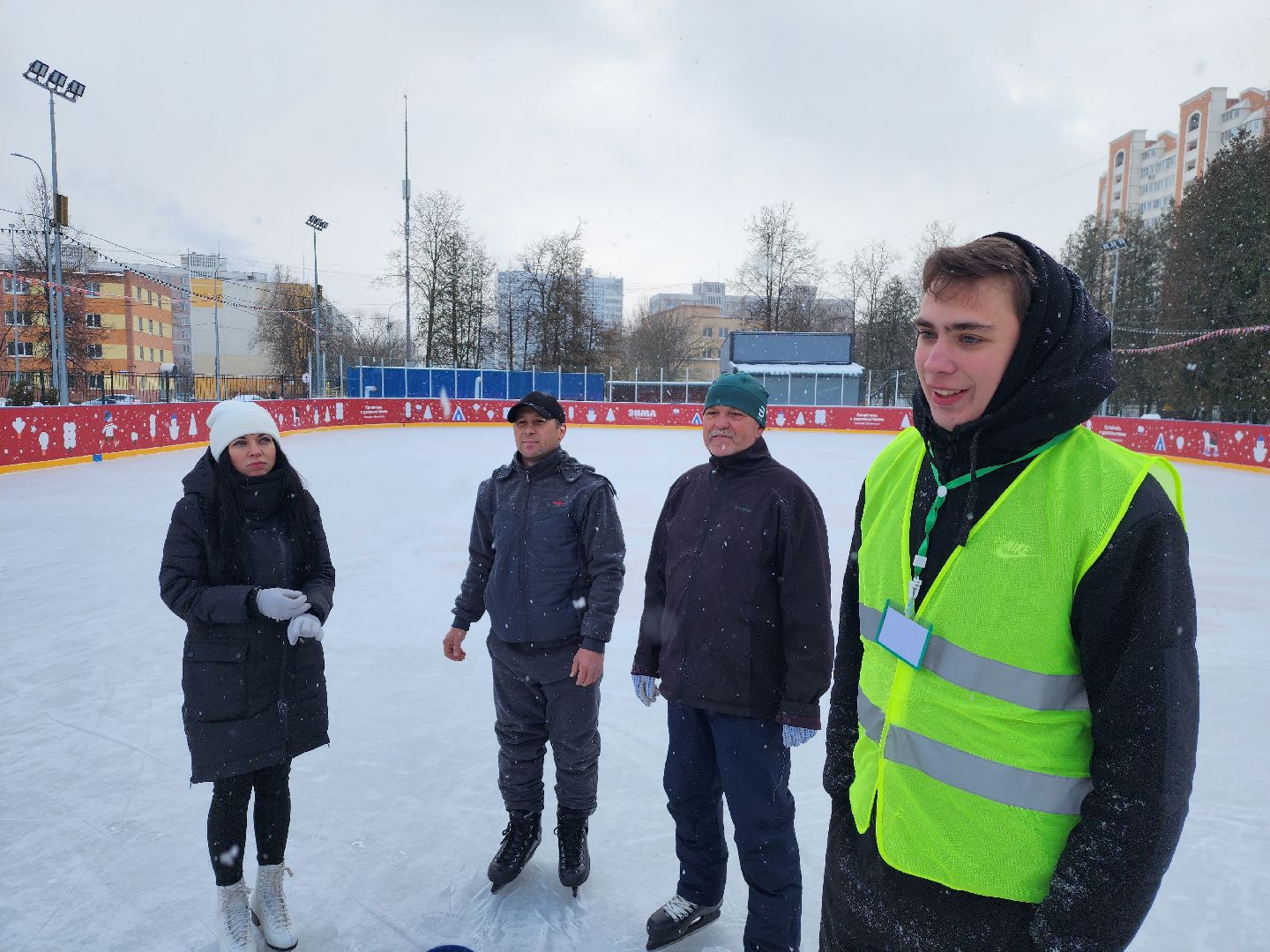 каток, серпухов, парк питомник, зима в подмосковье, коньки,