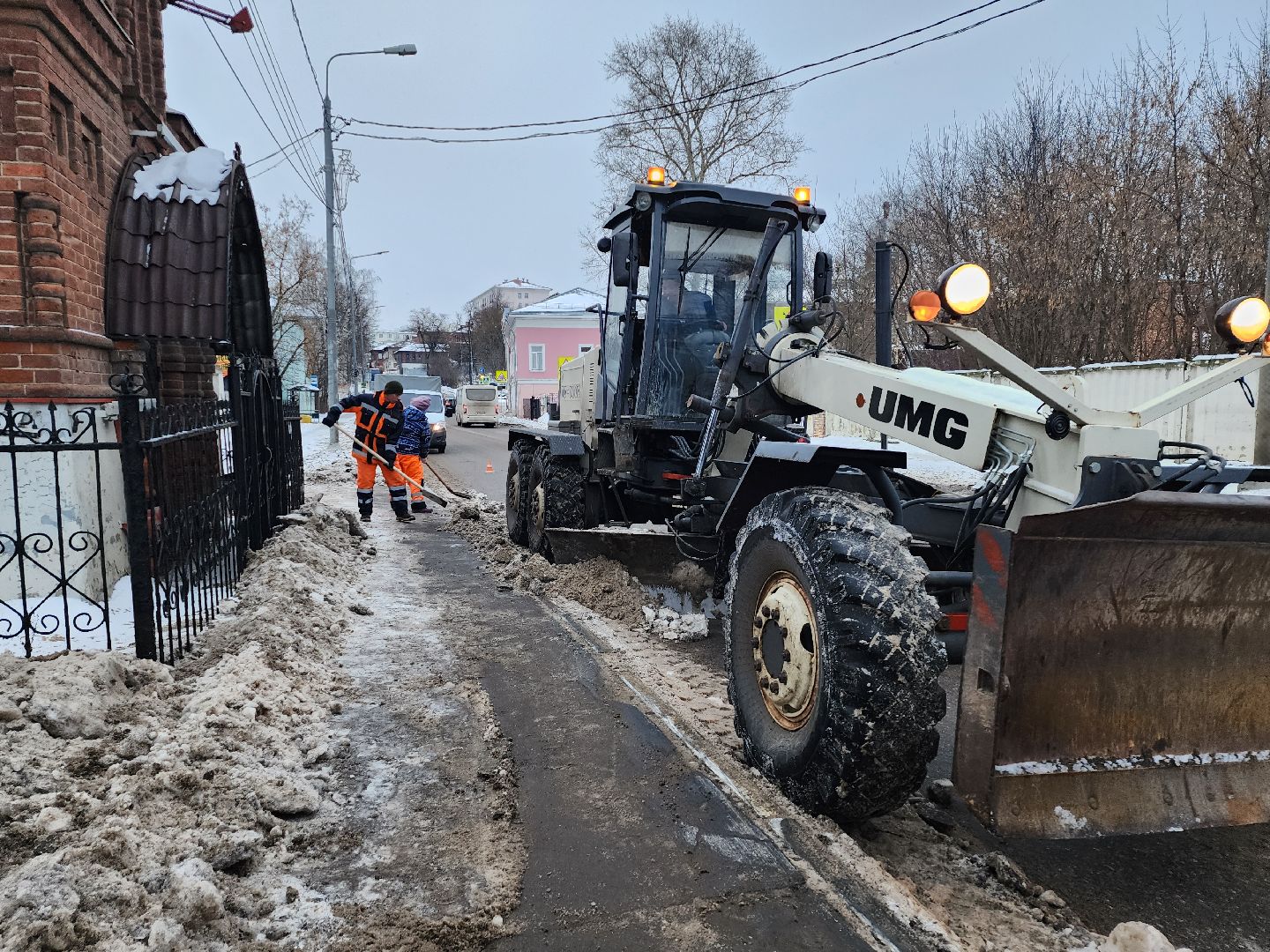 серпухов, подмосковье, убирают снег, грейдер, комбинат благоустройства,