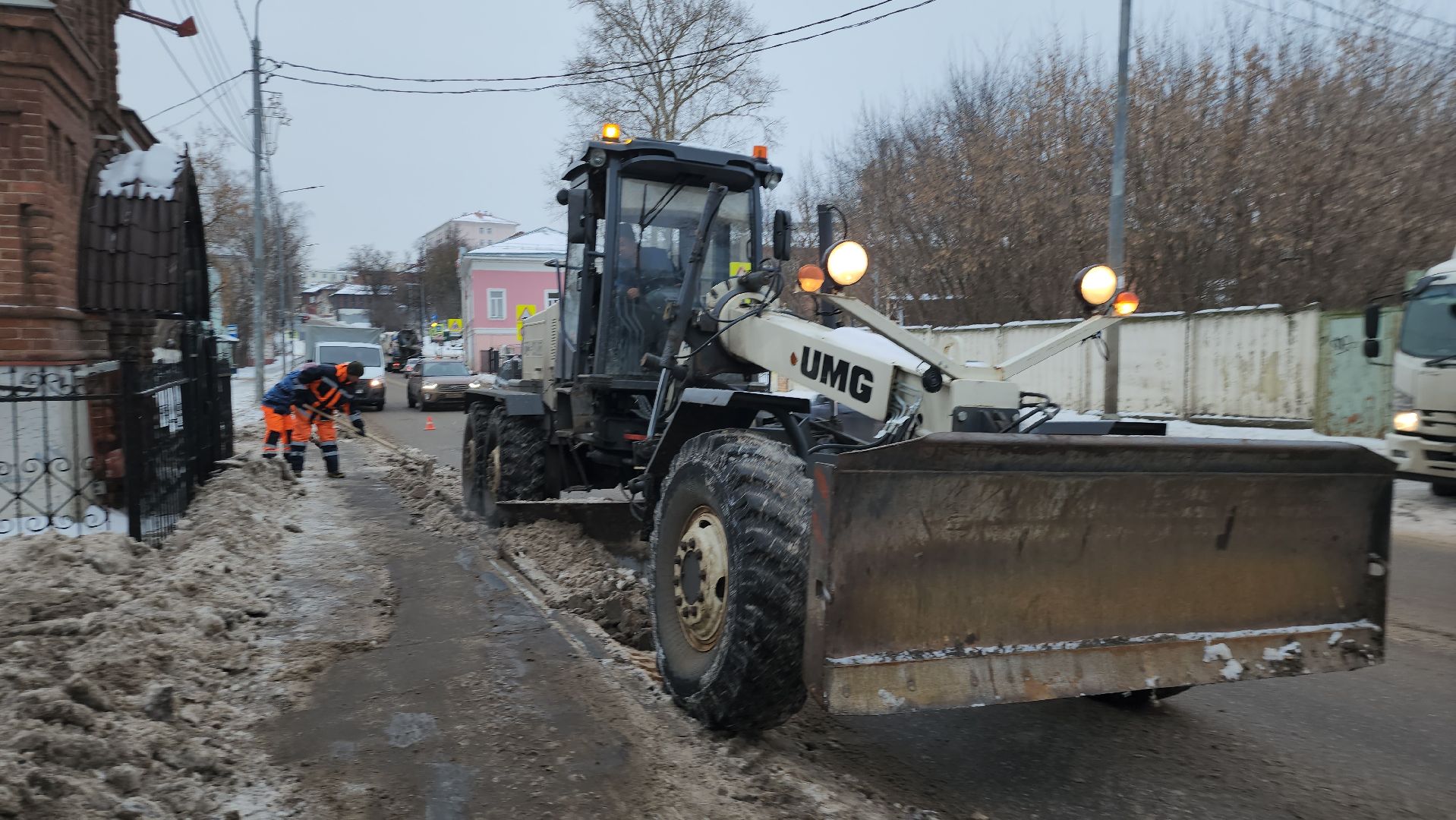 серпухов, подмосковье, убирают снег, грейдер, комбинат благоустройства,