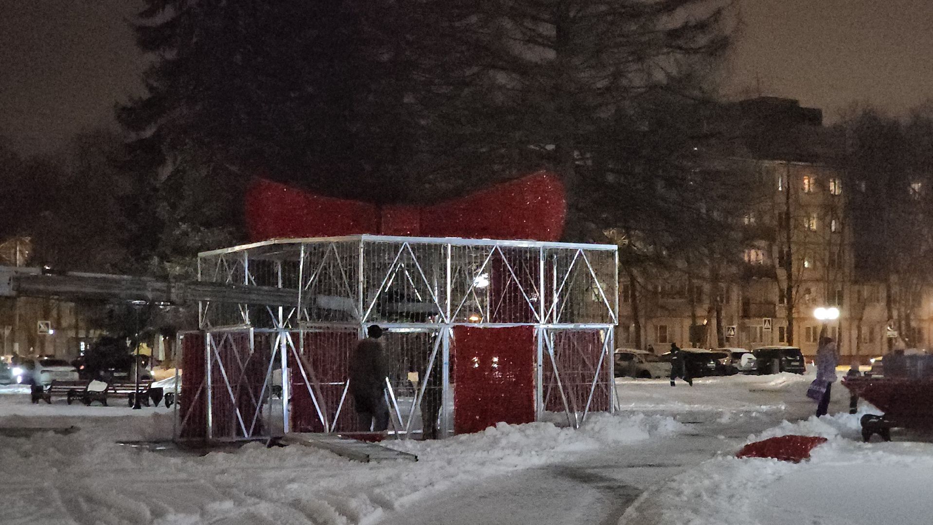 долгопрудный, елка, подарочная коробка, инсталляция, зима,