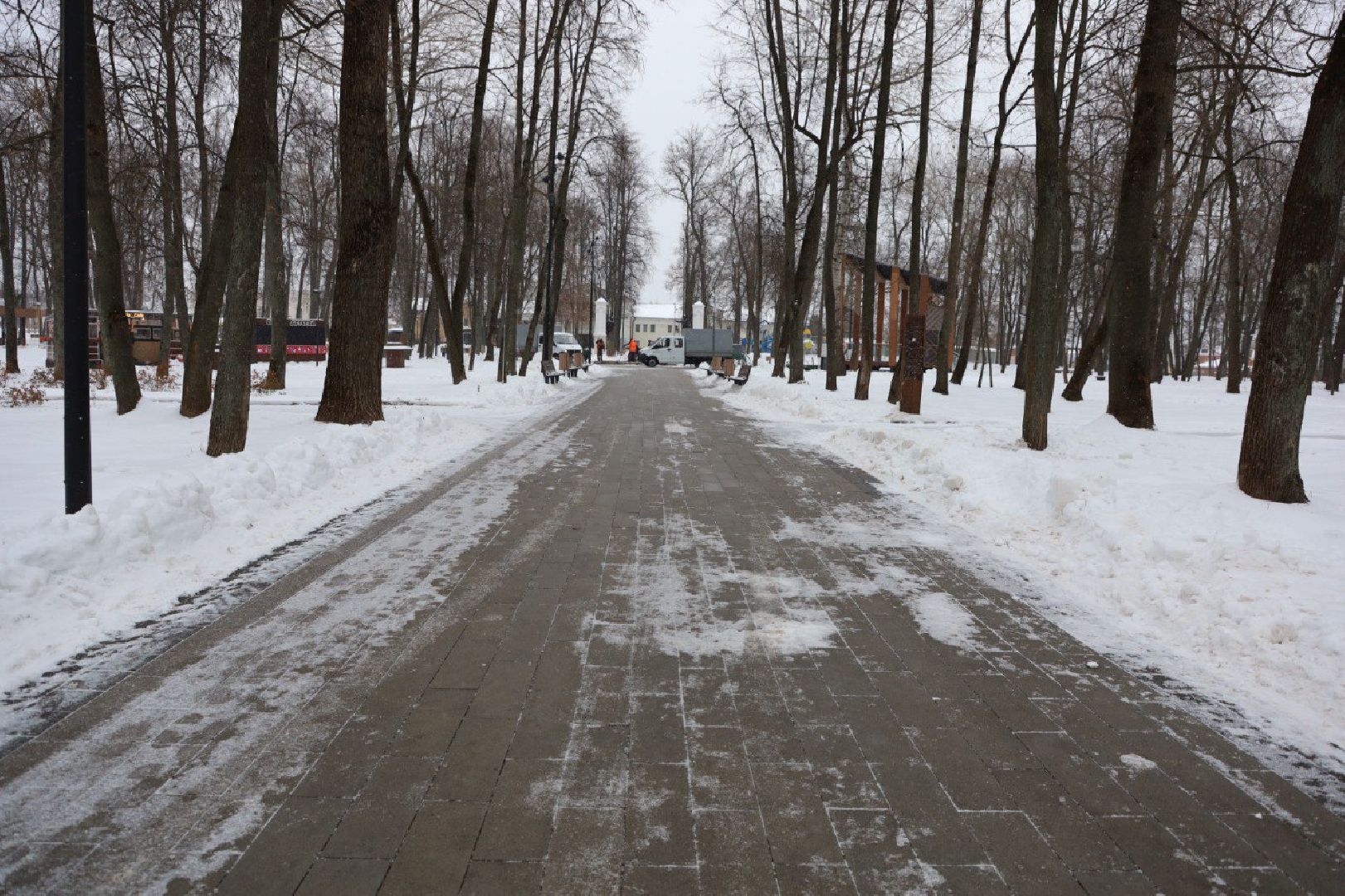 серпухов, глава серпухова, городские парки, снегопад, подготовка к праздникам,