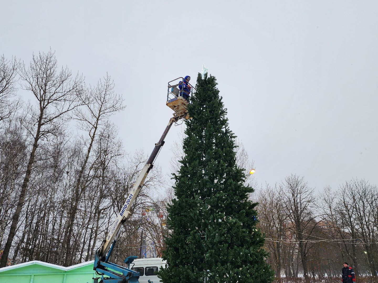 серпухов, глава серпухова, городские парки, снегопад, подготовка к праздникам,