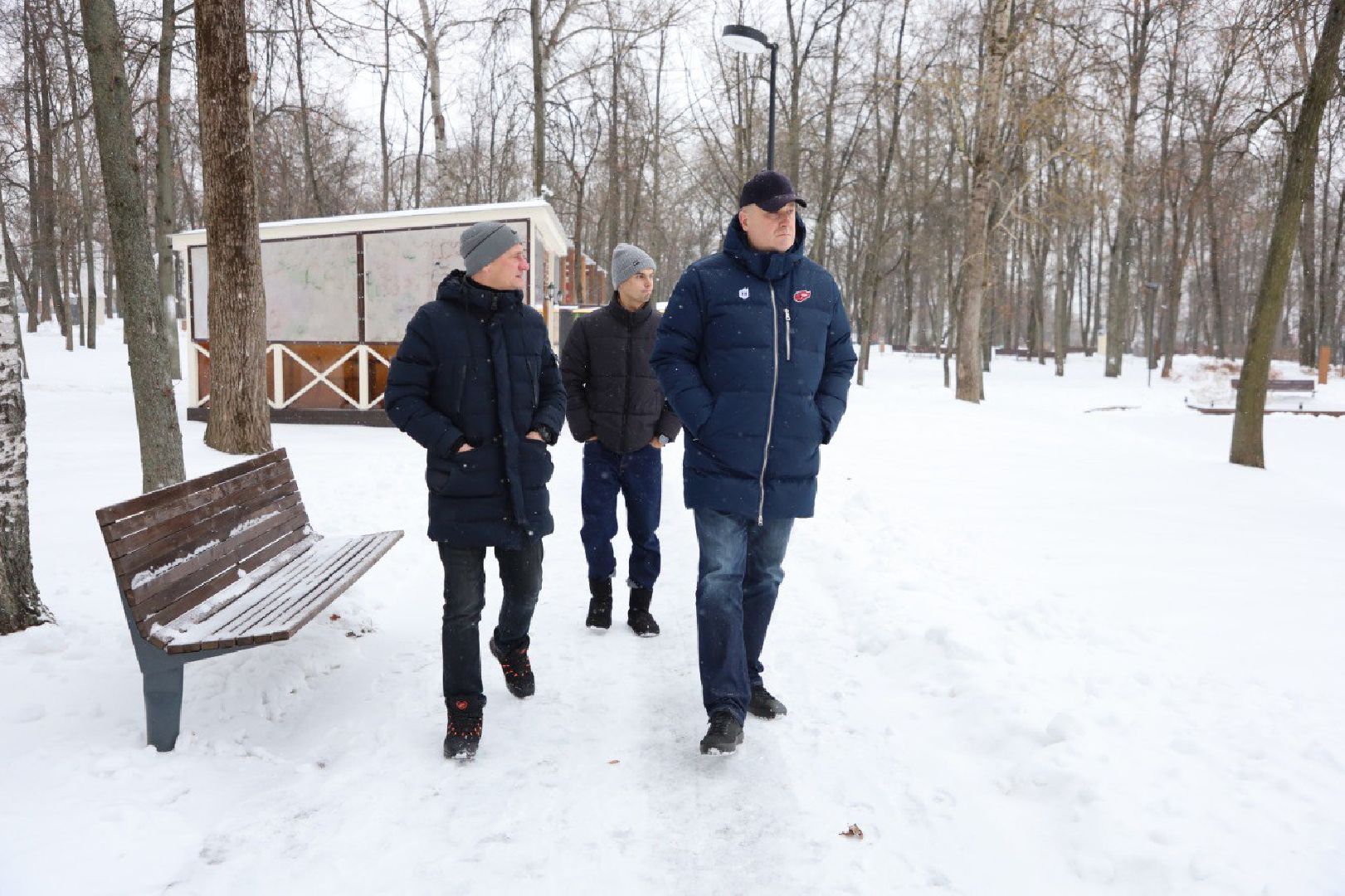 серпухов, глава серпухова, городские парки, снегопад, подготовка к праздникам,