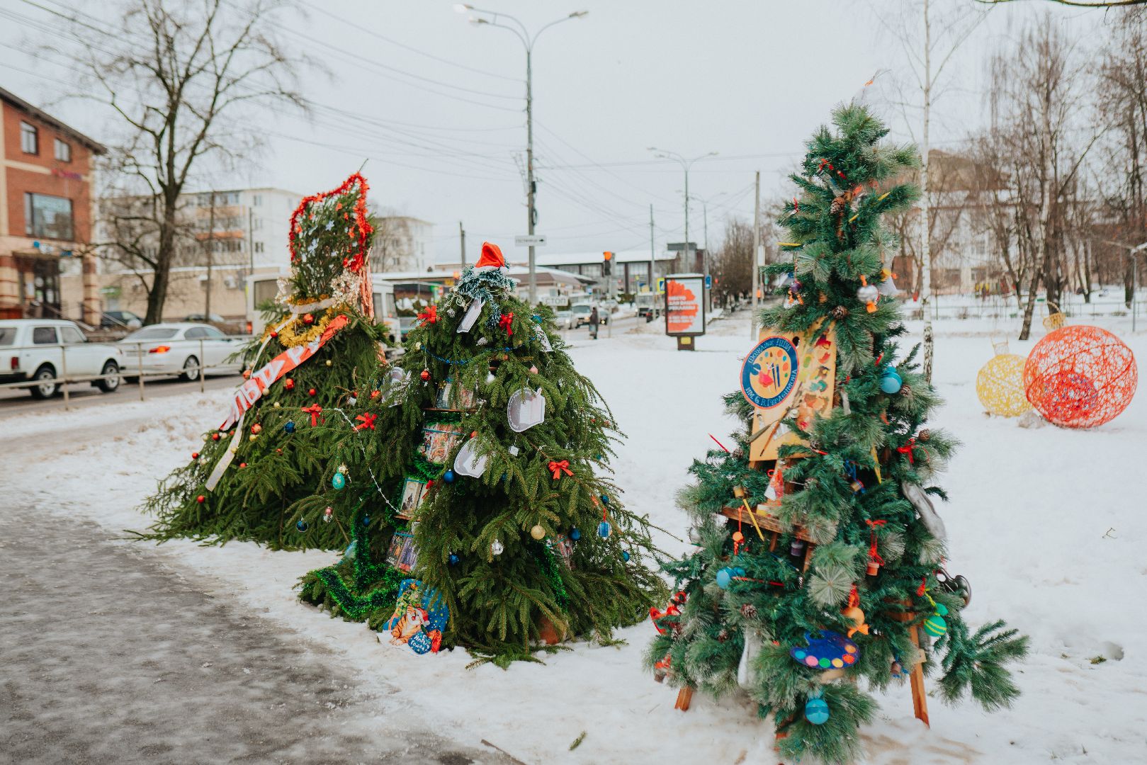 можайск, можайский городской округ, подмосковье, фестиваль, новый год, креативные елки, символ нового года,