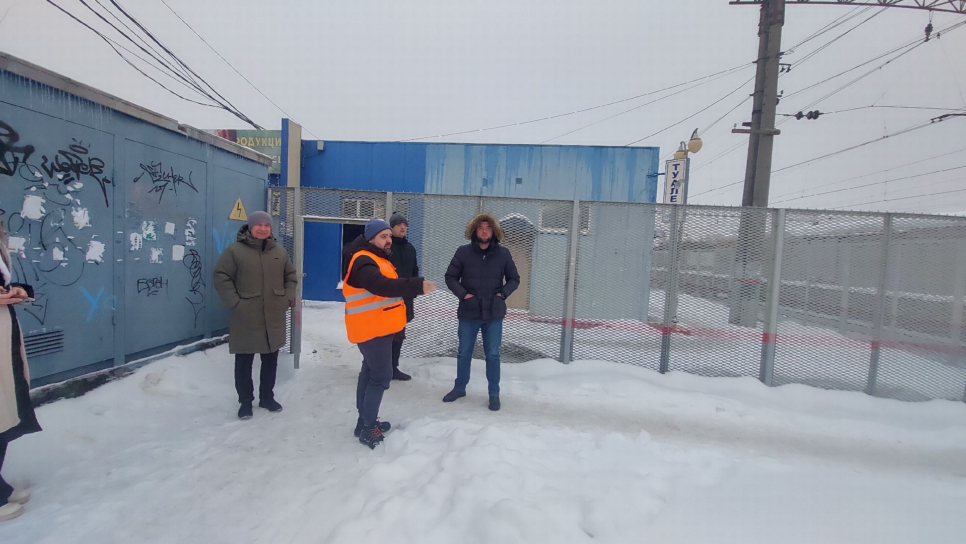 несанкционированная тропа, железнодорожная станция, железнодорожные пути,