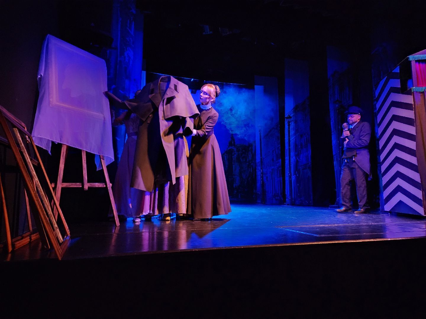 Мытищи, Театр кукол Огниво, Станислав Железкин, Александр Едуков, Алексей Гущук, Заслуженный артист России, Президент,