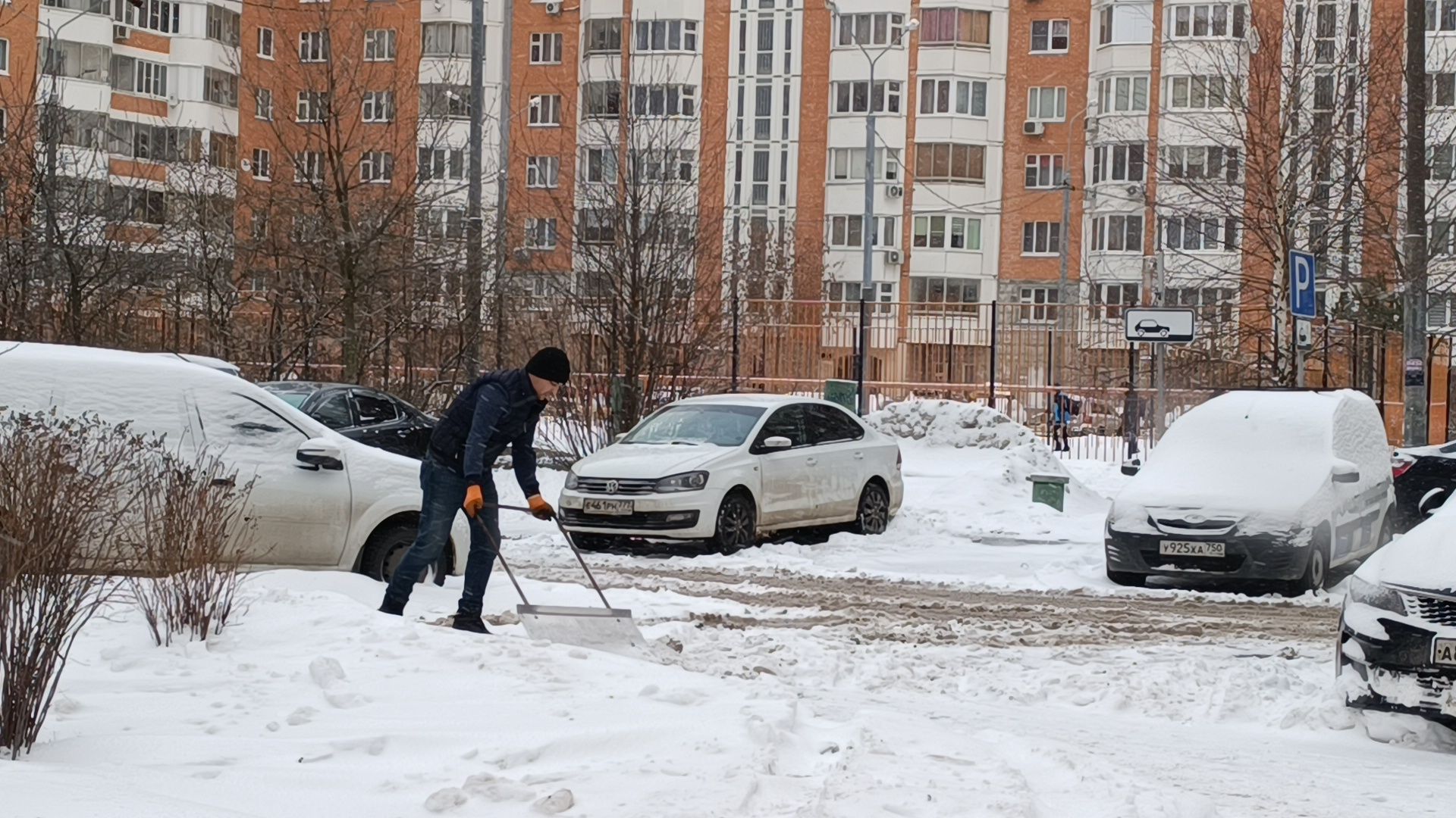 уборка снега, уборка дворов, лобня,