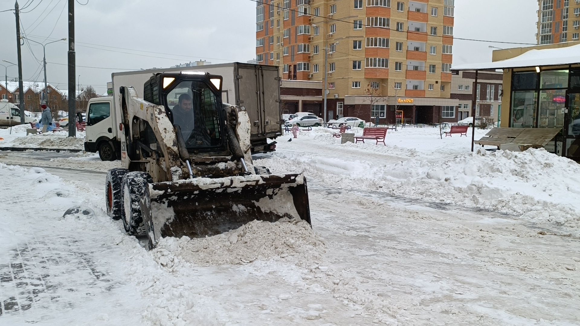 уборка снега, уборка дворов, лобня,
