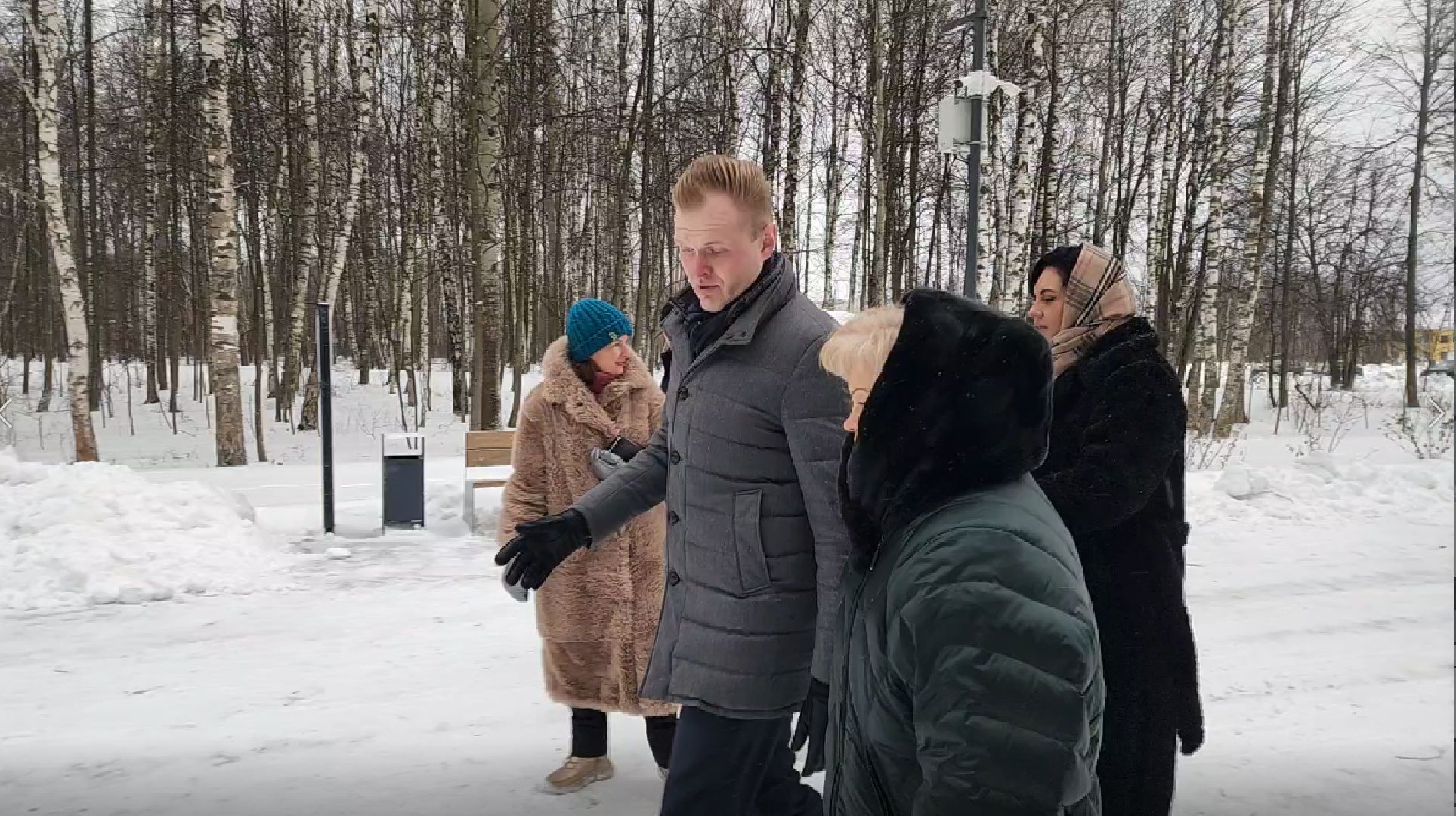 парк, электросталь, культура, культура подмосковья, парки подмосковья ., зима, зима в подмосковье, зимавподмосковье2024, ёлка, снегоуборка, снегоуборочная техника, каток, каток в парке,