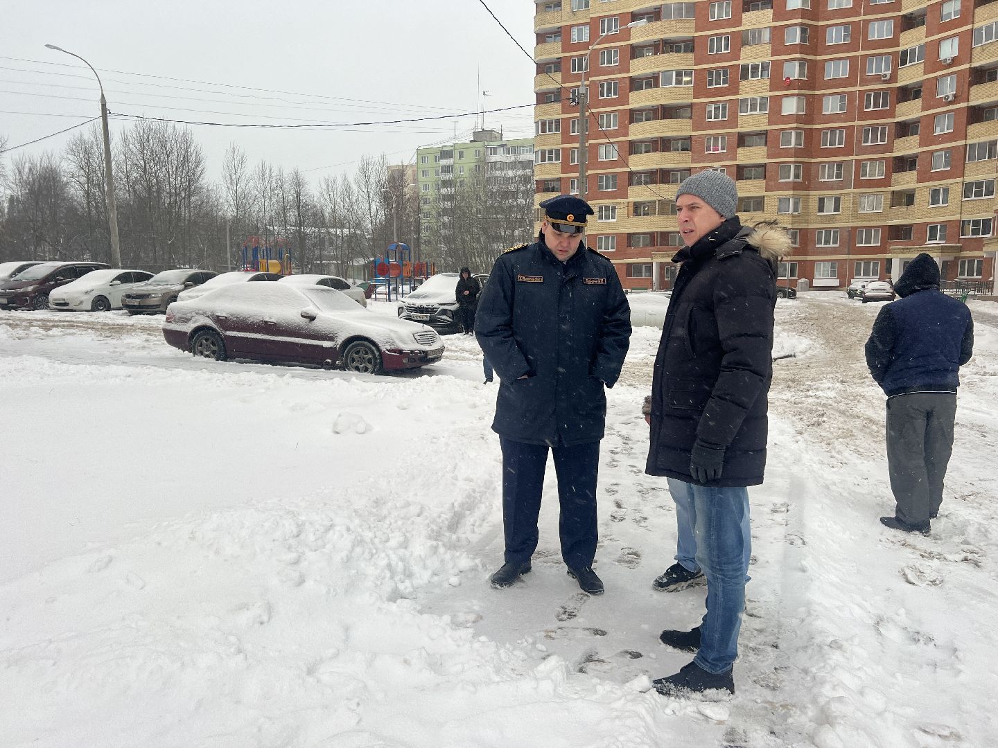 Солнечногорск, Жители, уборка дворов, уборка снега, уборка дорог,