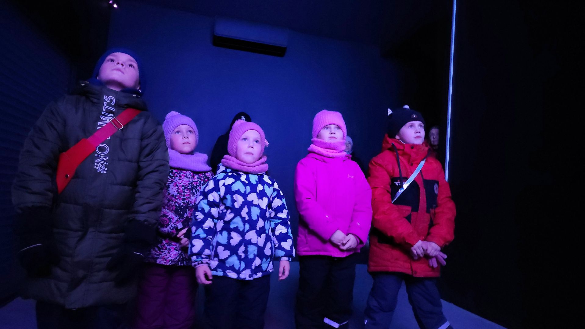 световой парк, путь света, арт-объект, искусство, рождество, прикладное искусство, домодедово, зима в подмосковье, каникулы, туризм в подмосковье, январские каникулы, куда сходить в Домодедове, парк Елочки, граникус, молодые художники, дизайнеры, выставка, экспозиция, авторские скульптуры, христианская вера,