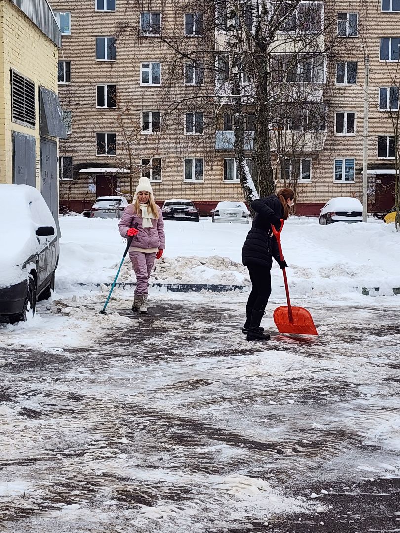 уборка снега, снегопад, уборка дворов,