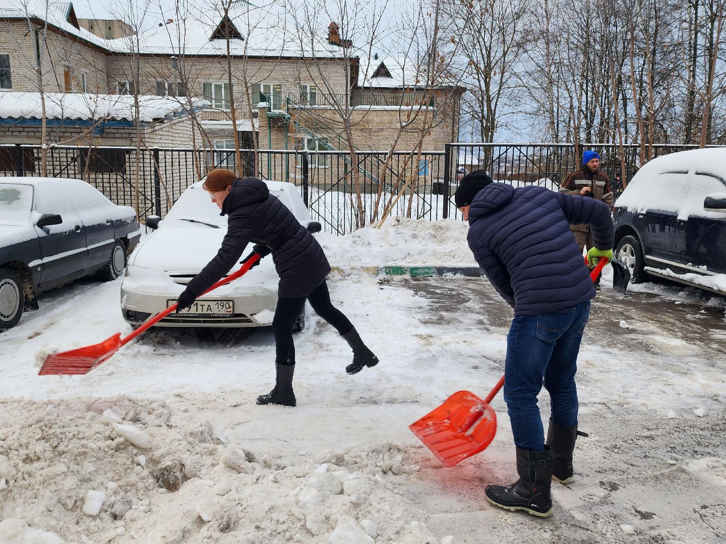 уборка снега, снегопад, уборка дворов,