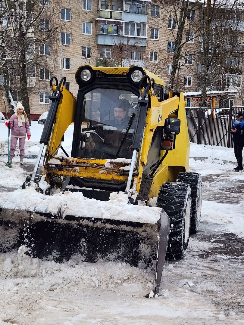 уборка снега, снегопад, уборка дворов,