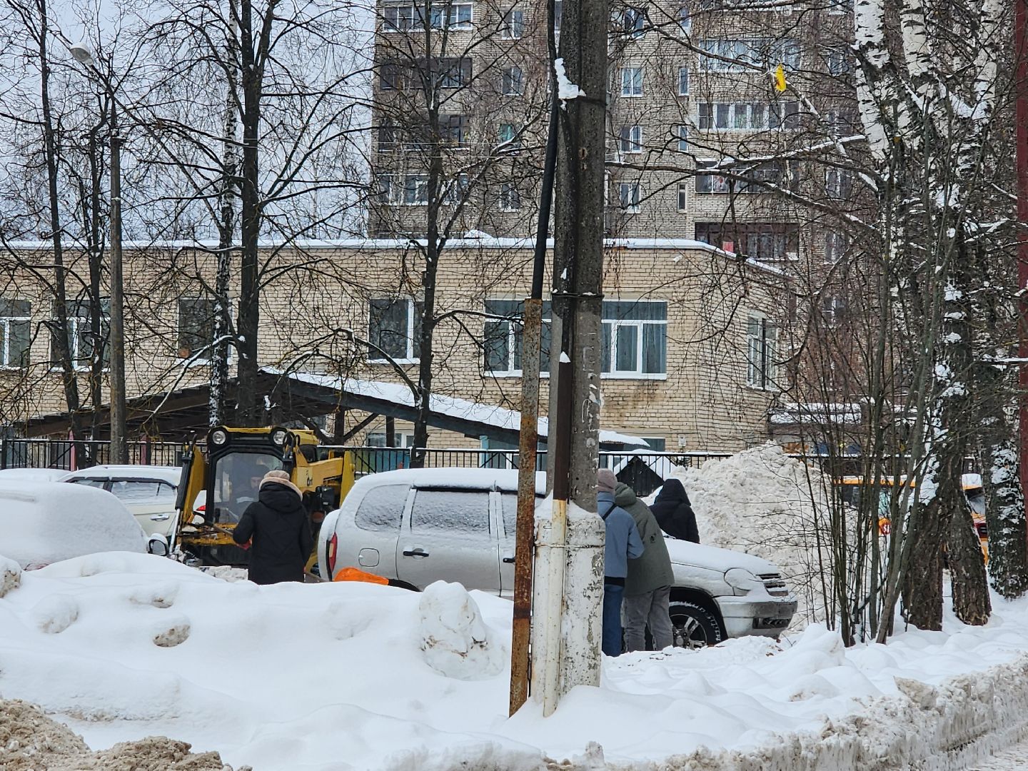 уборка снега, снегопад, уборка дворов,
