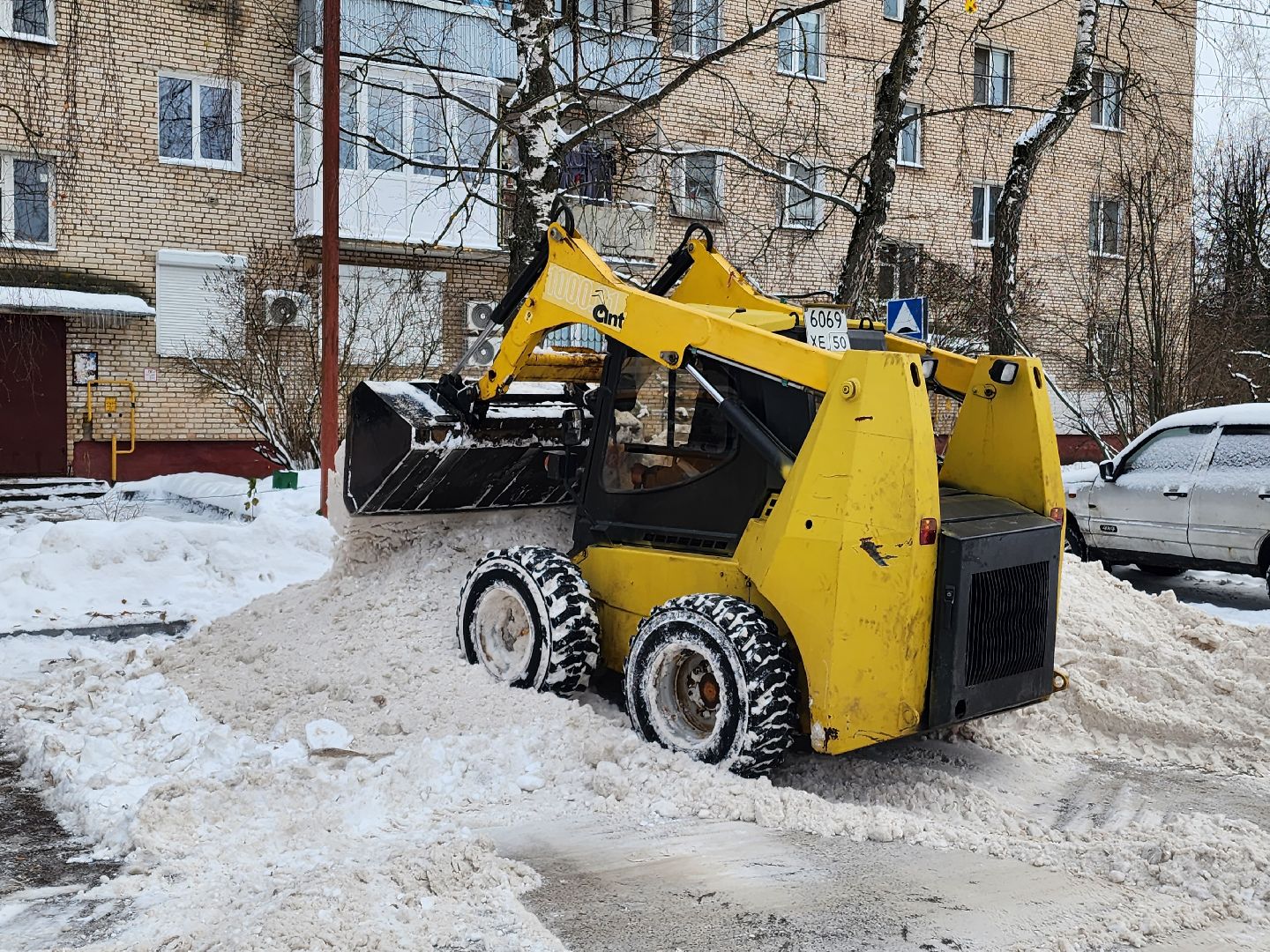 уборка снега, снегопад, уборка дворов,
