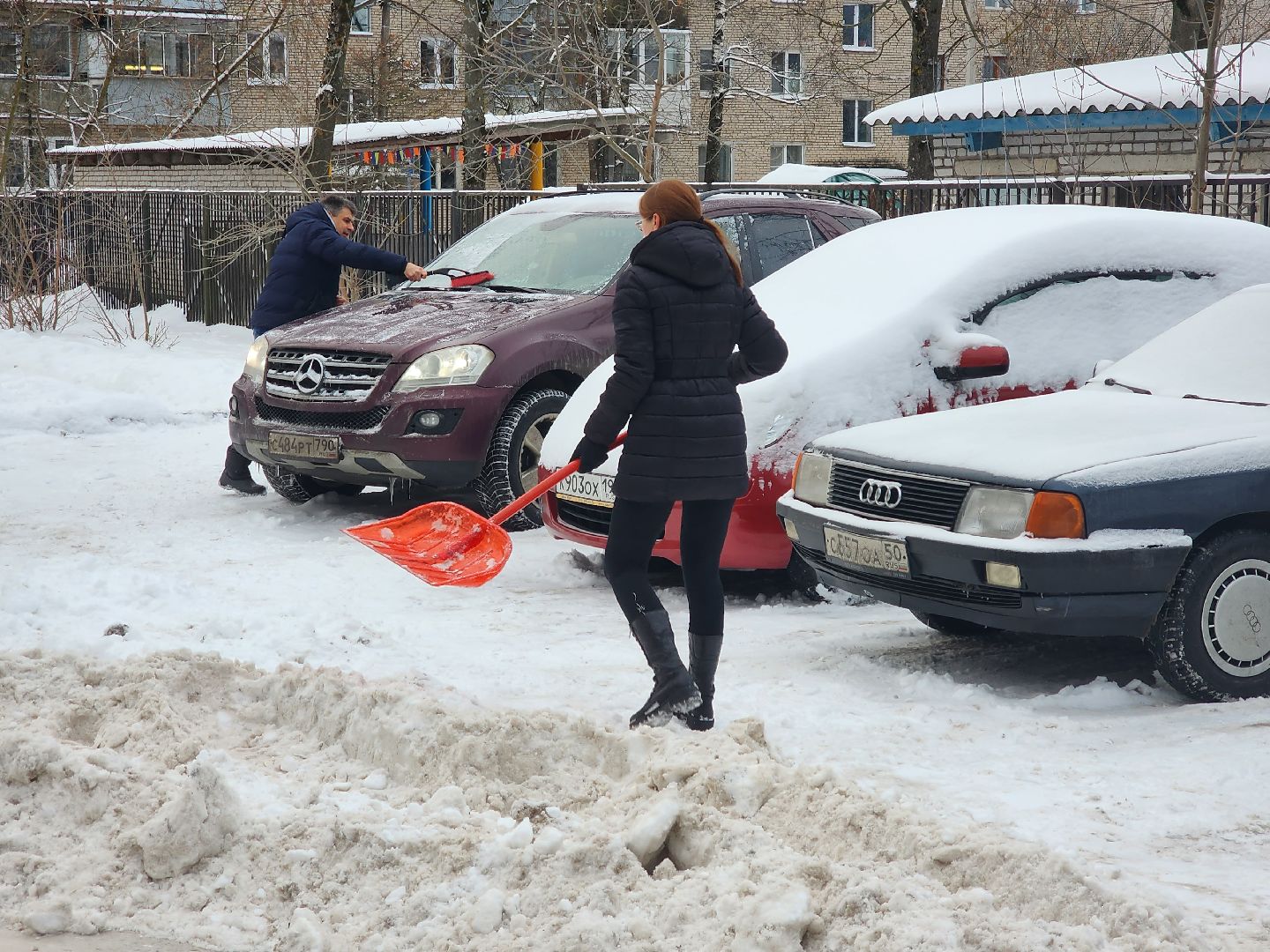 уборка снега, снегопад, уборка дворов,